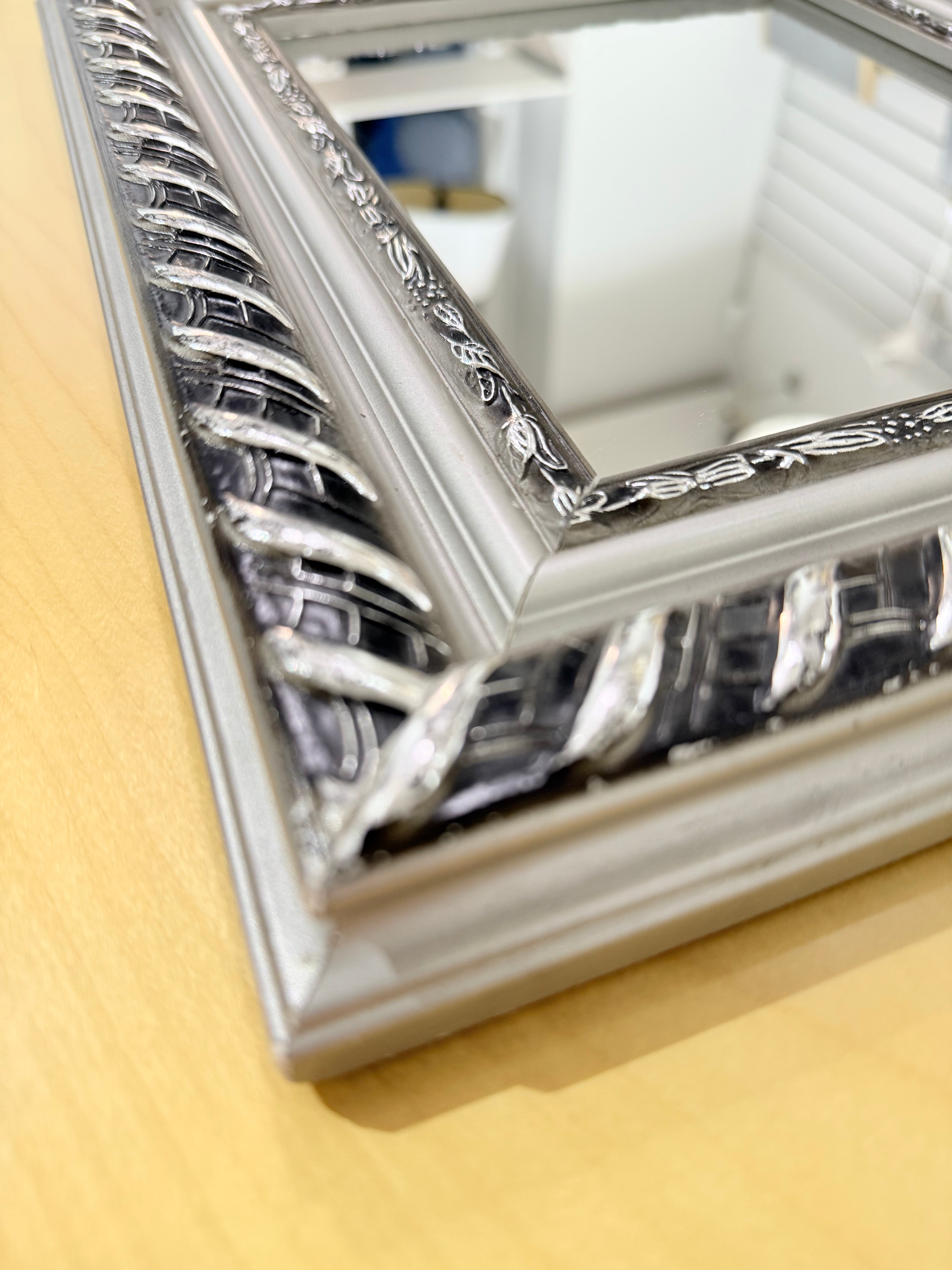 Decorative mirror