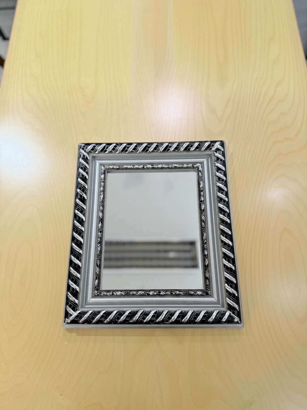 Decorative mirror