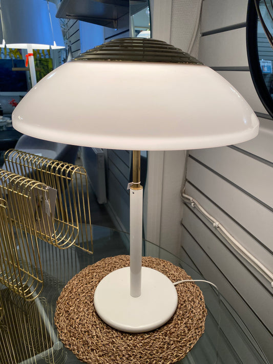 Orno, "Efekti"- pöytävalaisin