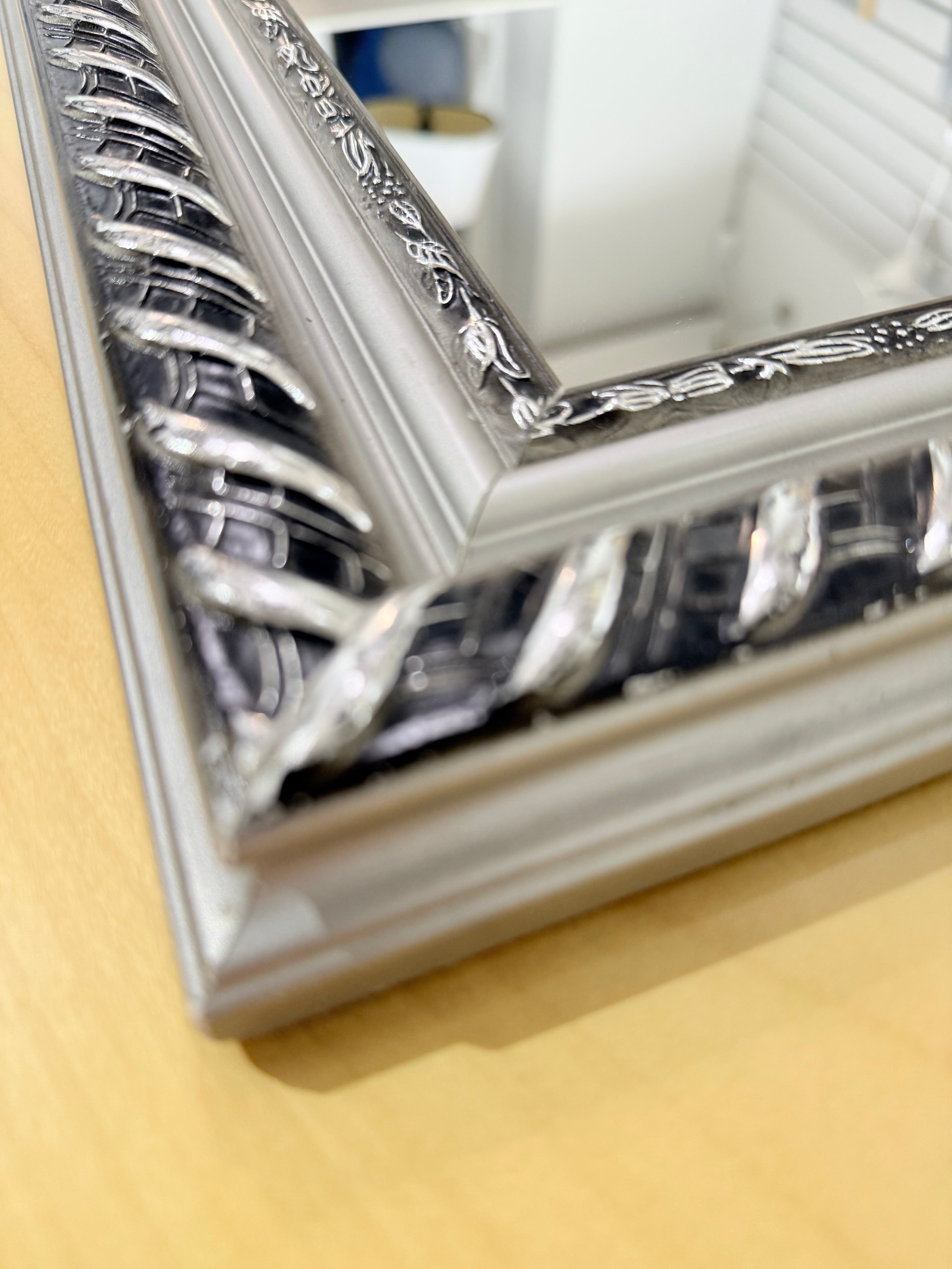 Decorative mirror