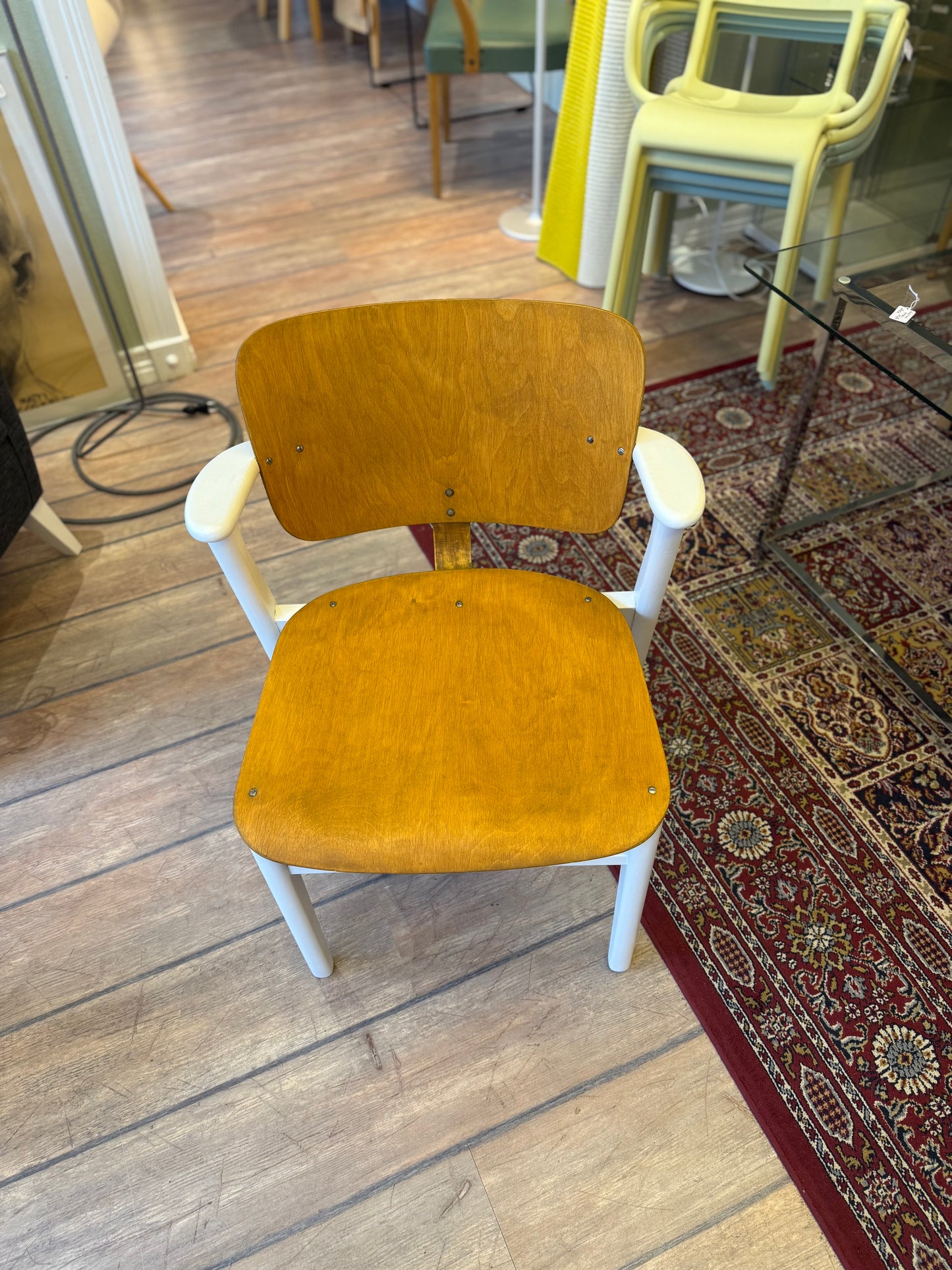 Ilmari Tapiovaara, Domus tuoli