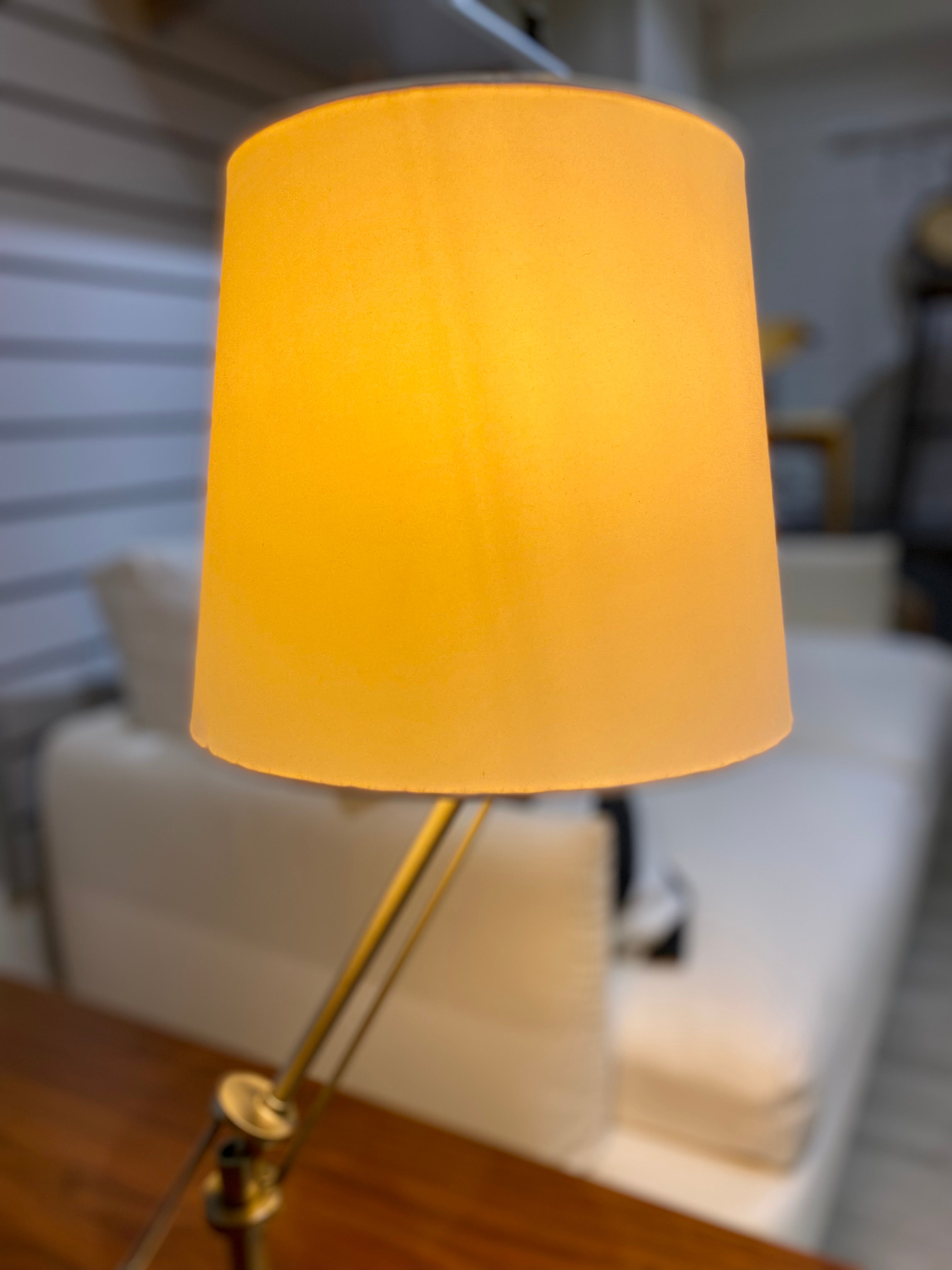Table lamp
