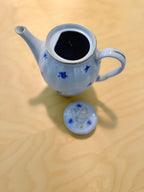 Arabia, coffee pot and sugar bowl