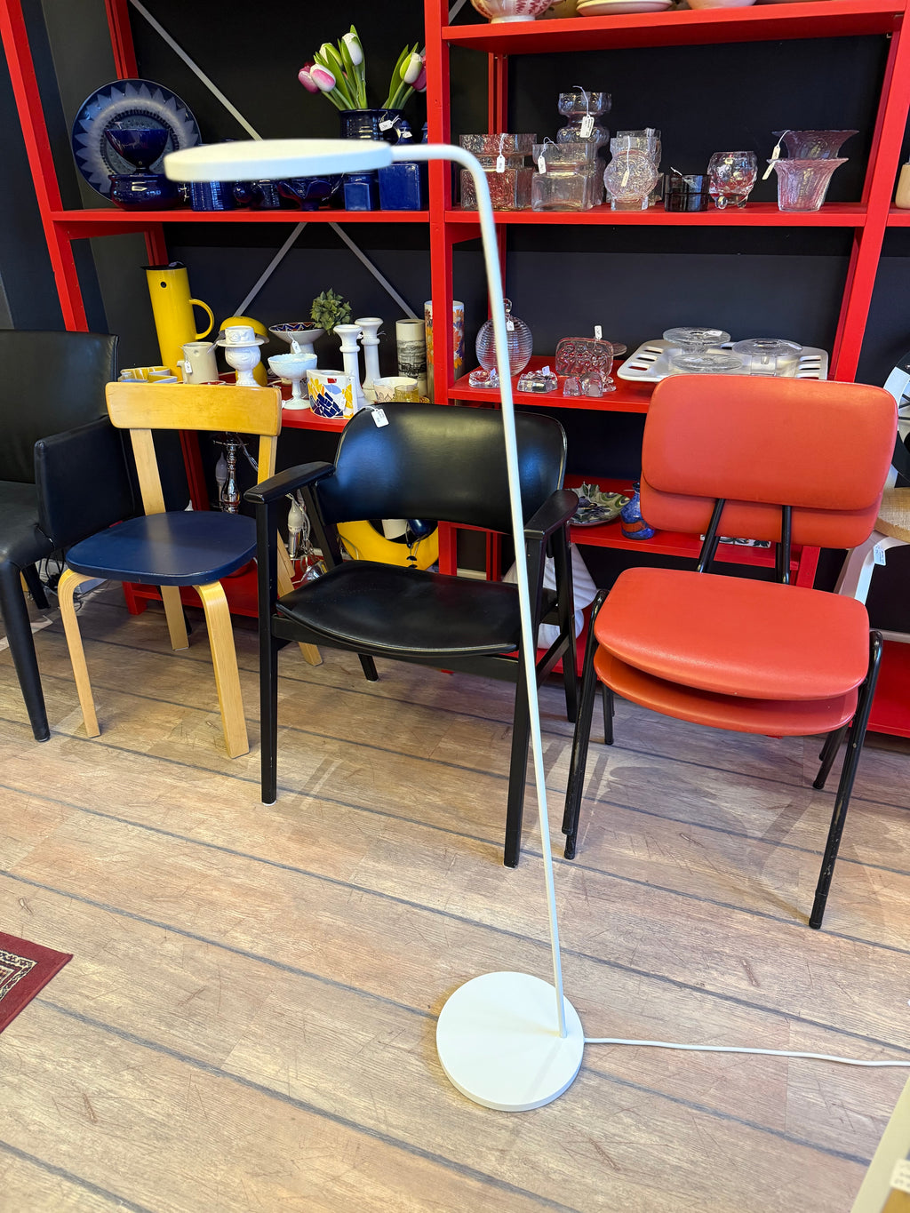 Muuto, "Leaf" lattiavalaisin