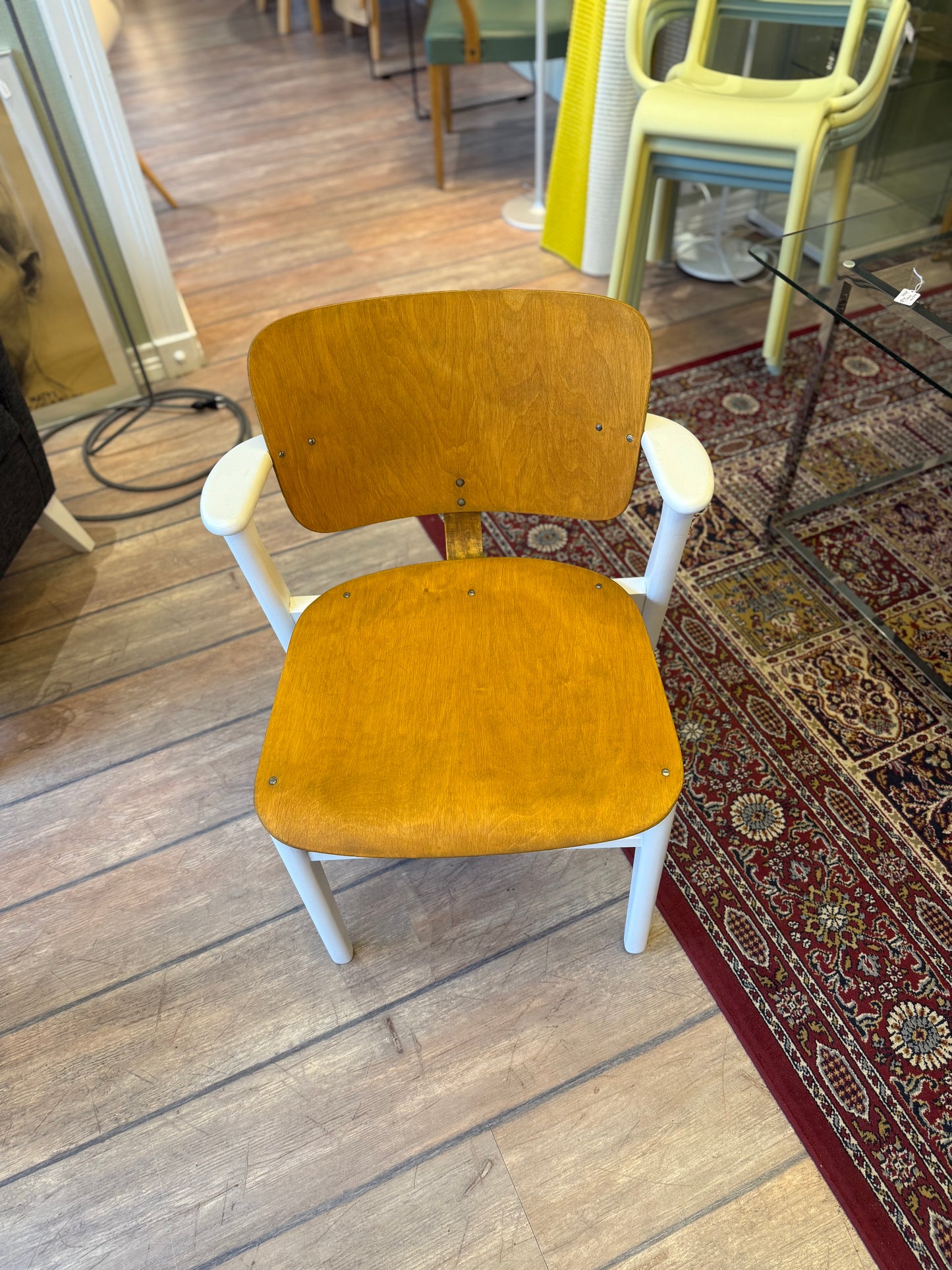 Ilmari Tapiovaara, Domus tuoli