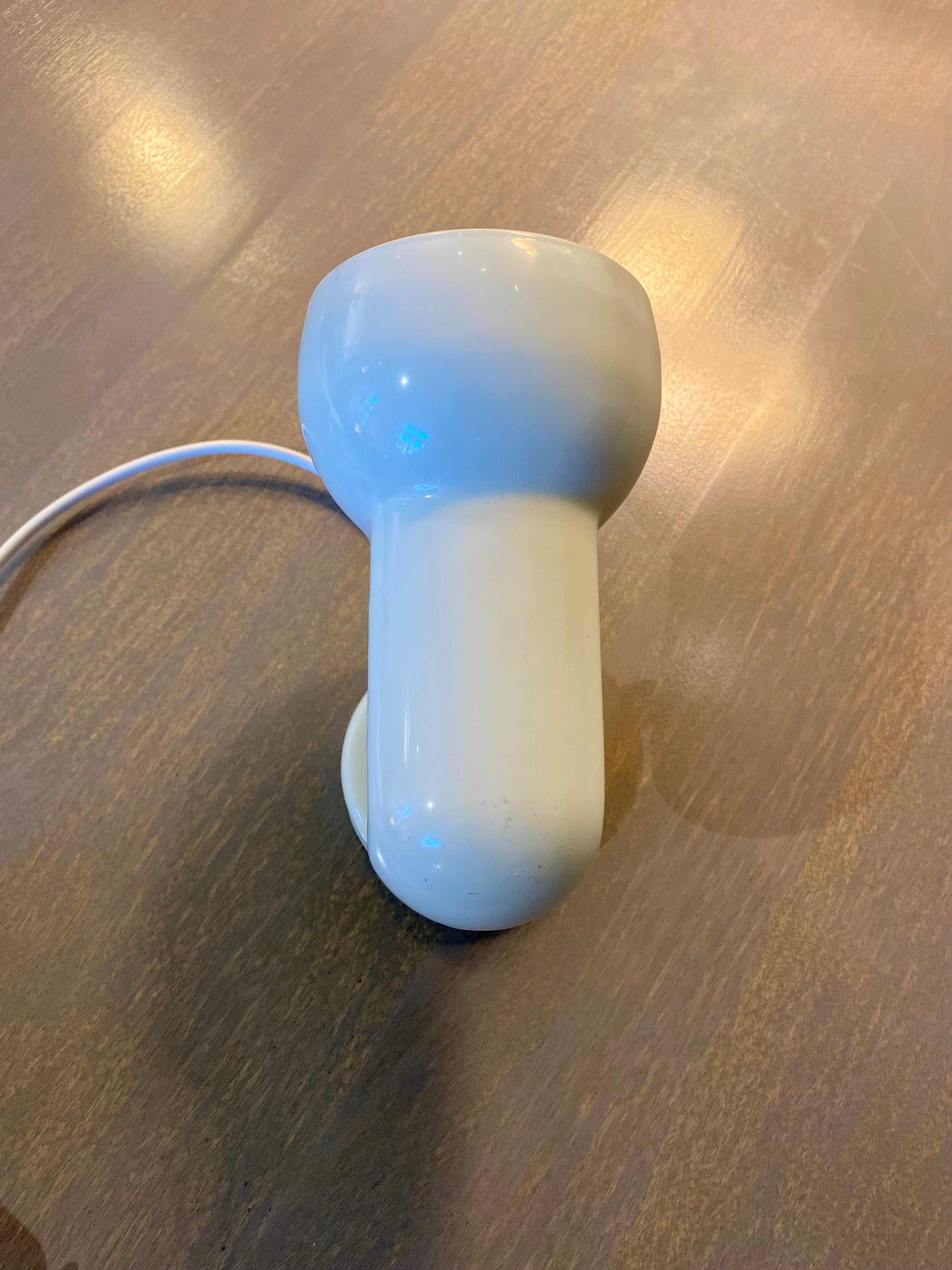 Retro seinävalaisin