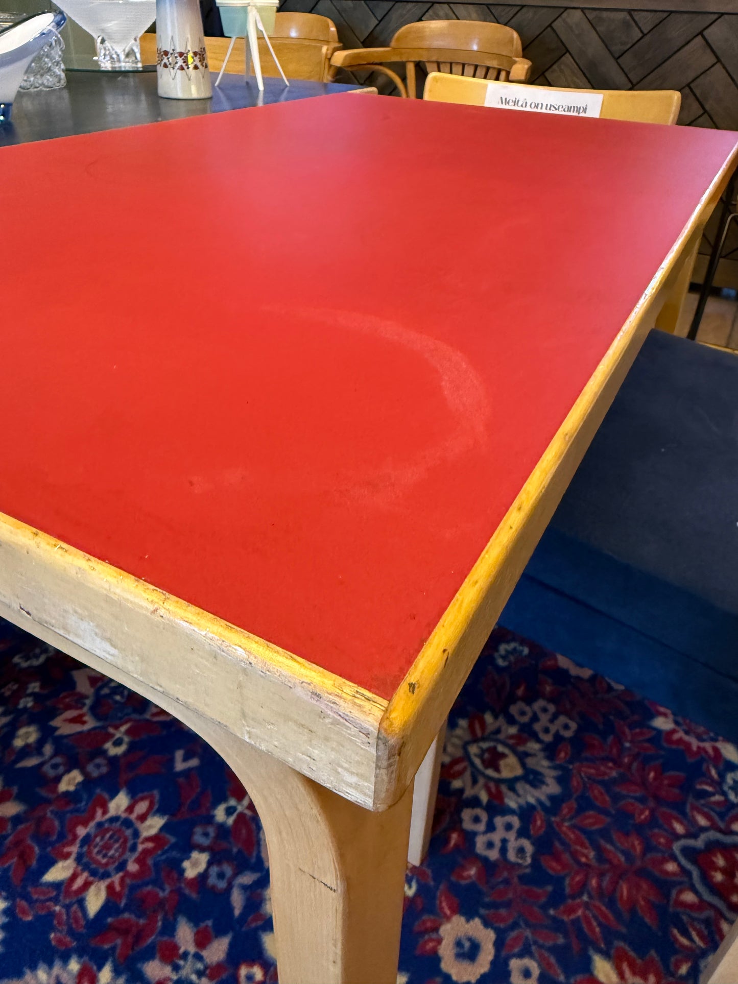 Artek, Aalto pöytä 80B, punainen linoleum