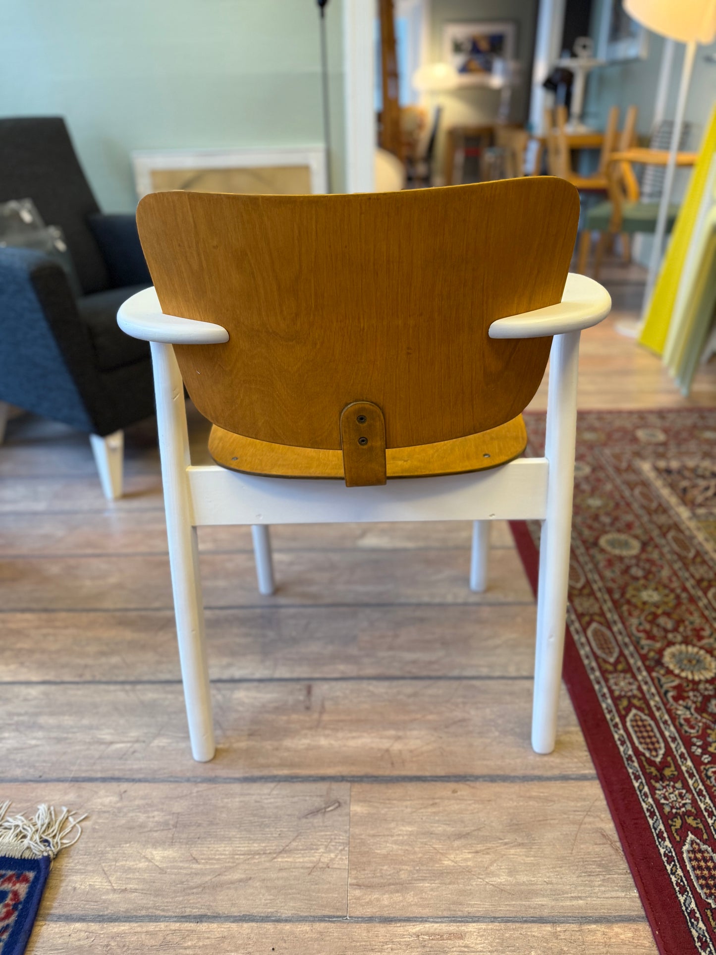 Ilmari Tapiovaara, Domus tuoli