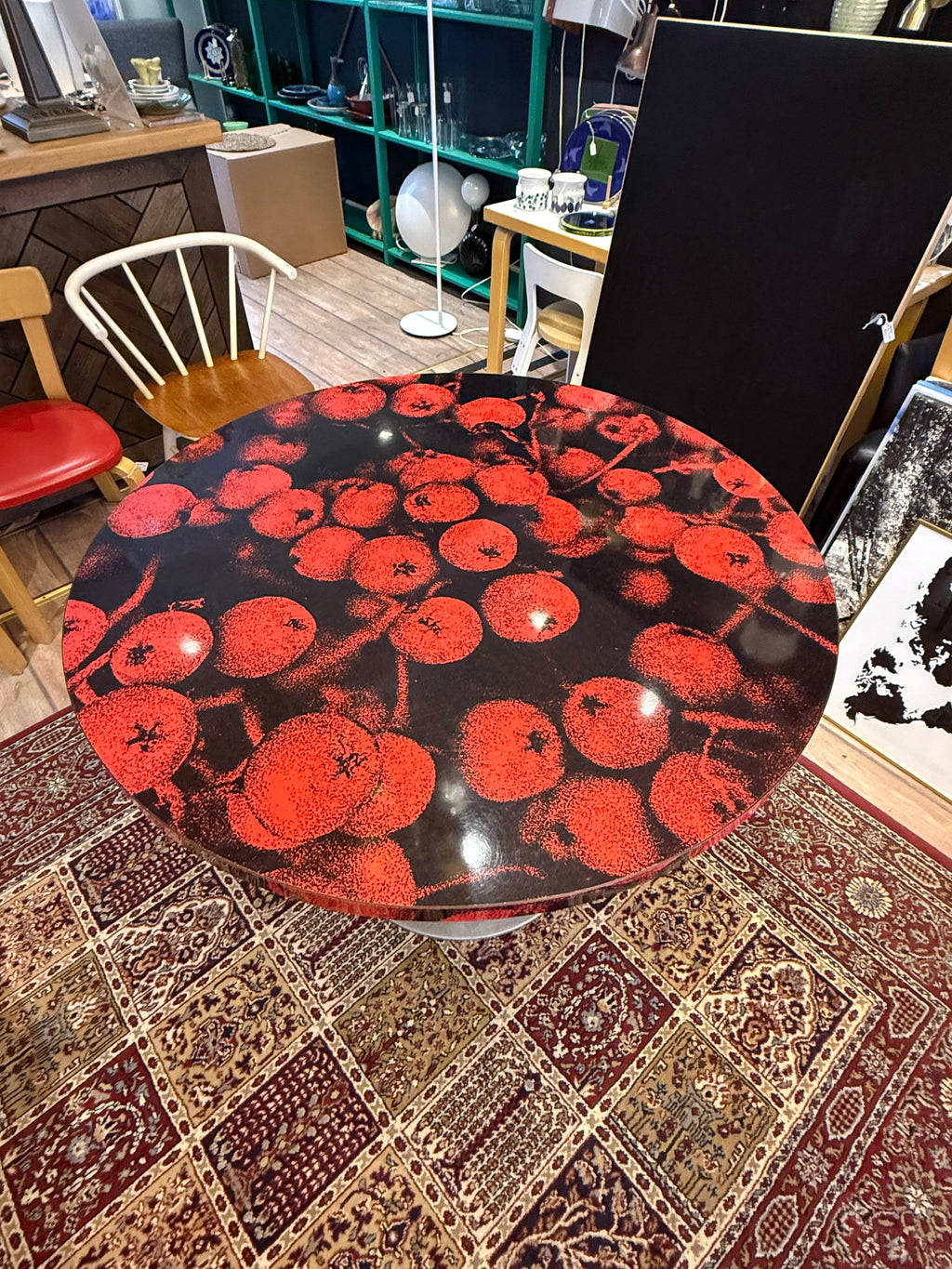 Marimekko, "Pihlajanmarja" vintage ruokapöytä