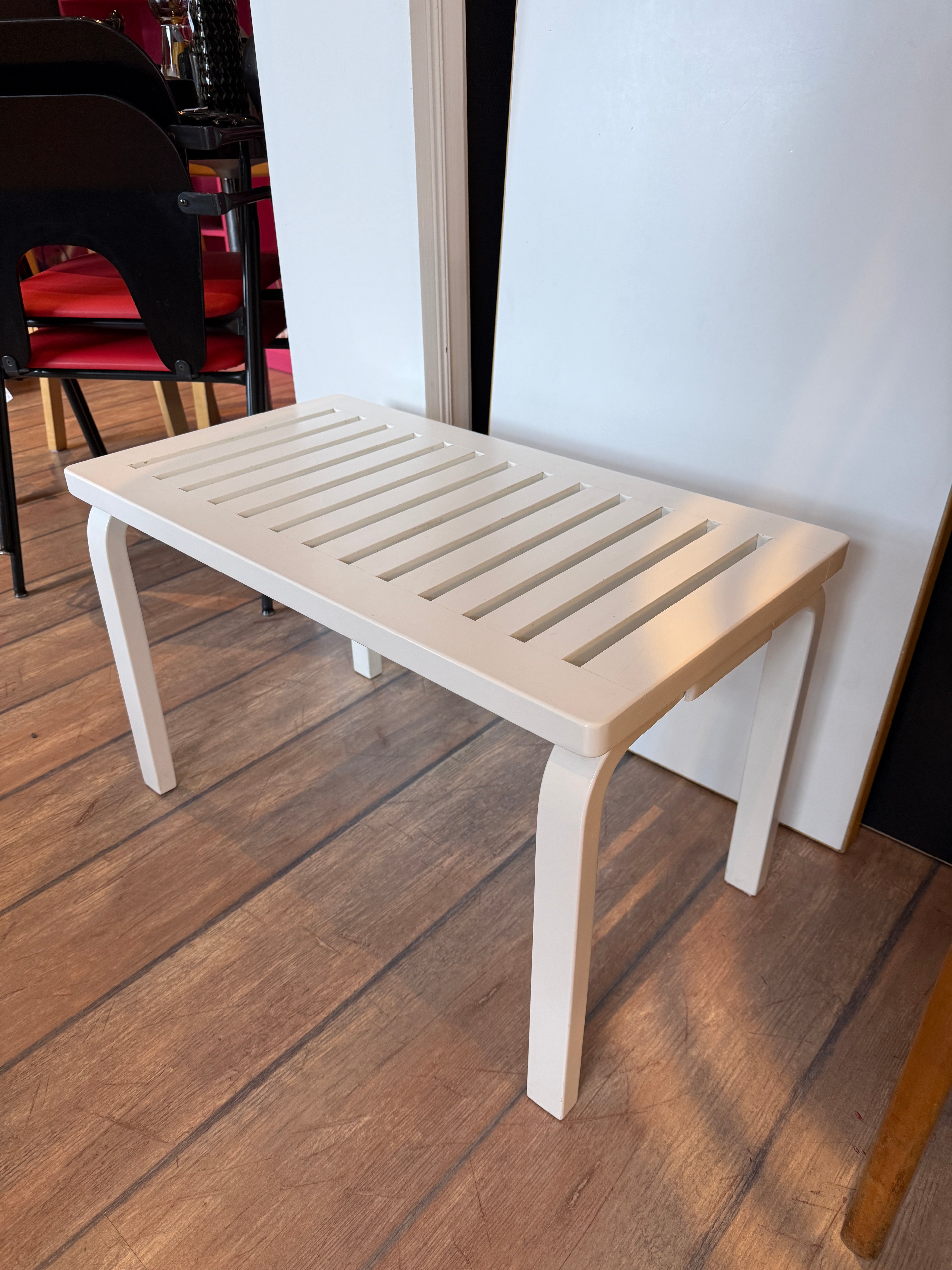 Artek, Aalto ritiläpenkki 153B, valkoinen