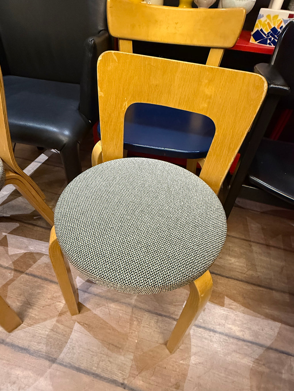 Artek, Aalto tuoli 65, 2 kpl