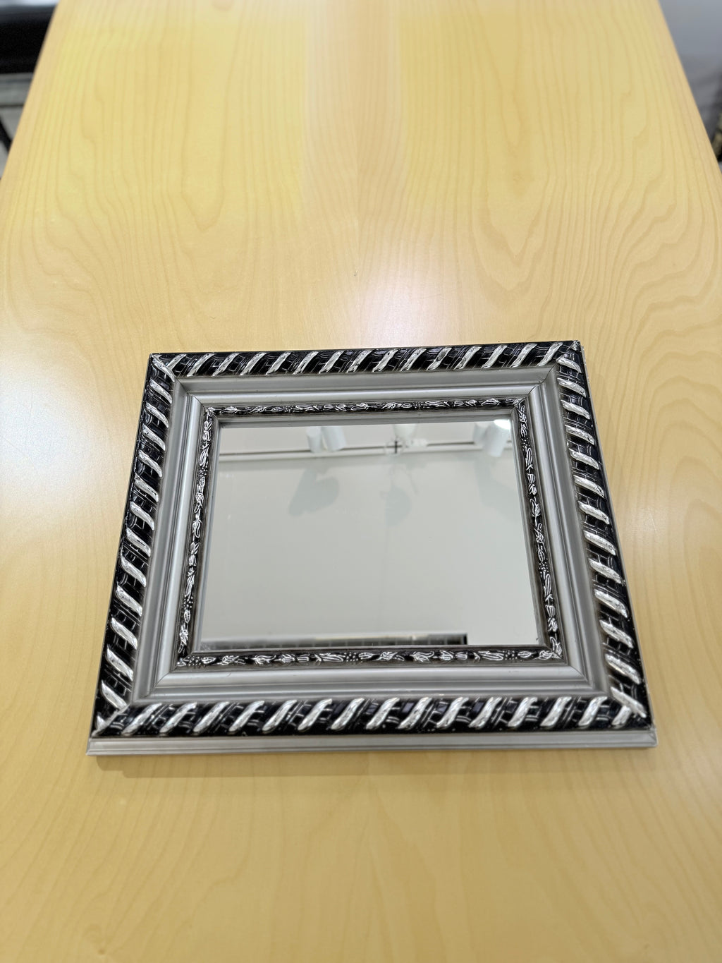 Decorative mirror