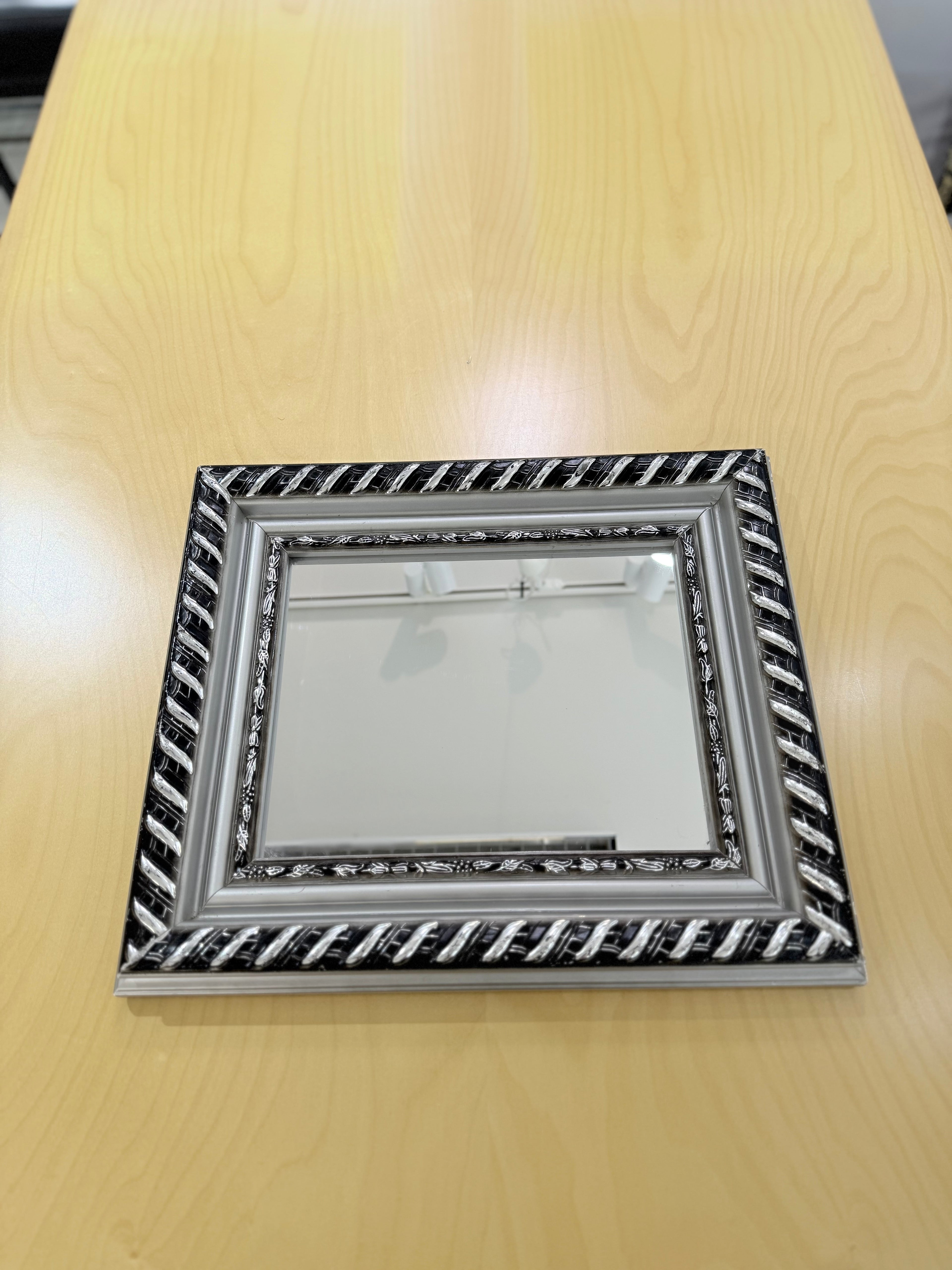 Decorative mirror