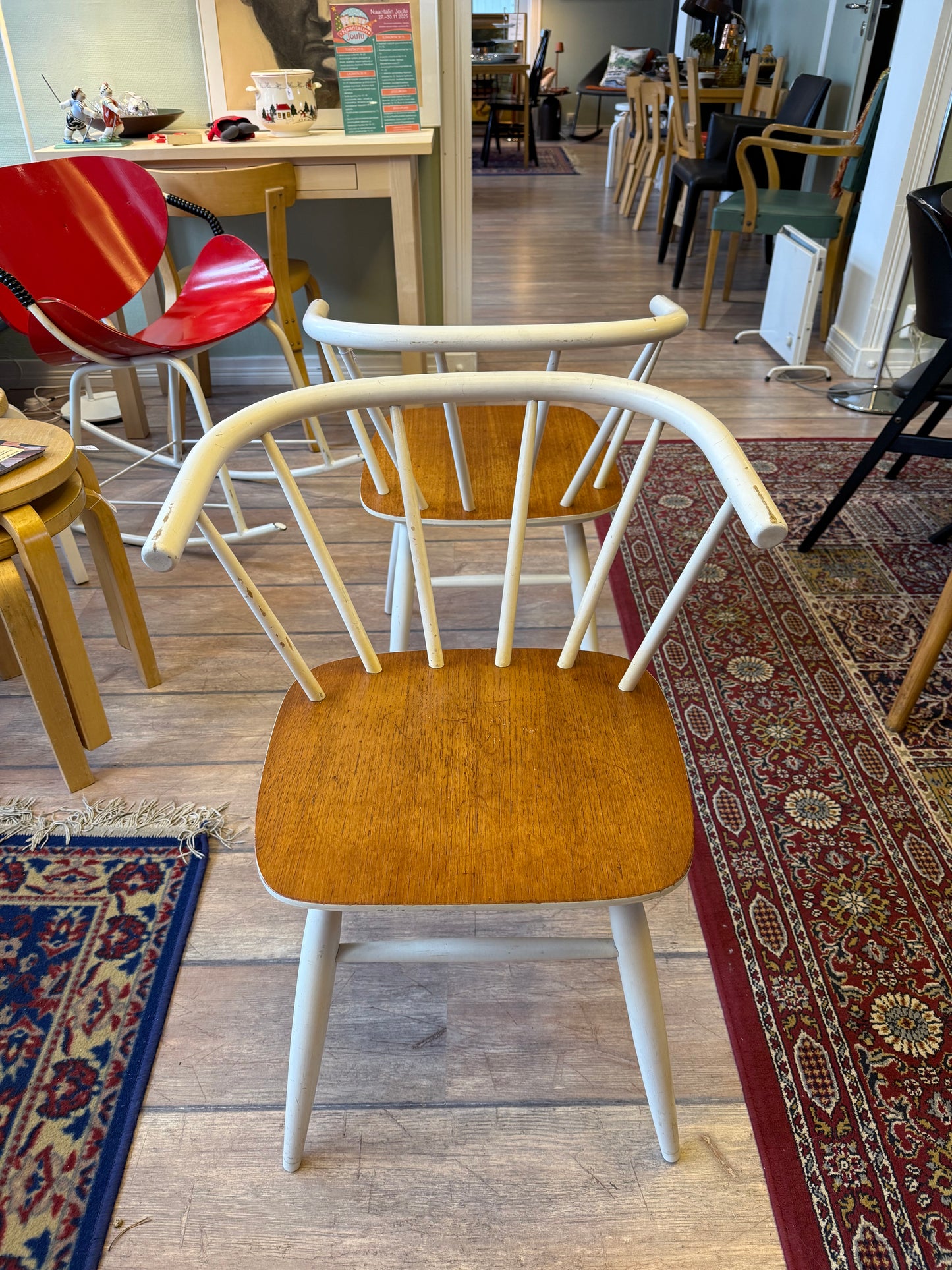 Pinnatuolit, 2kpl yht. 150€