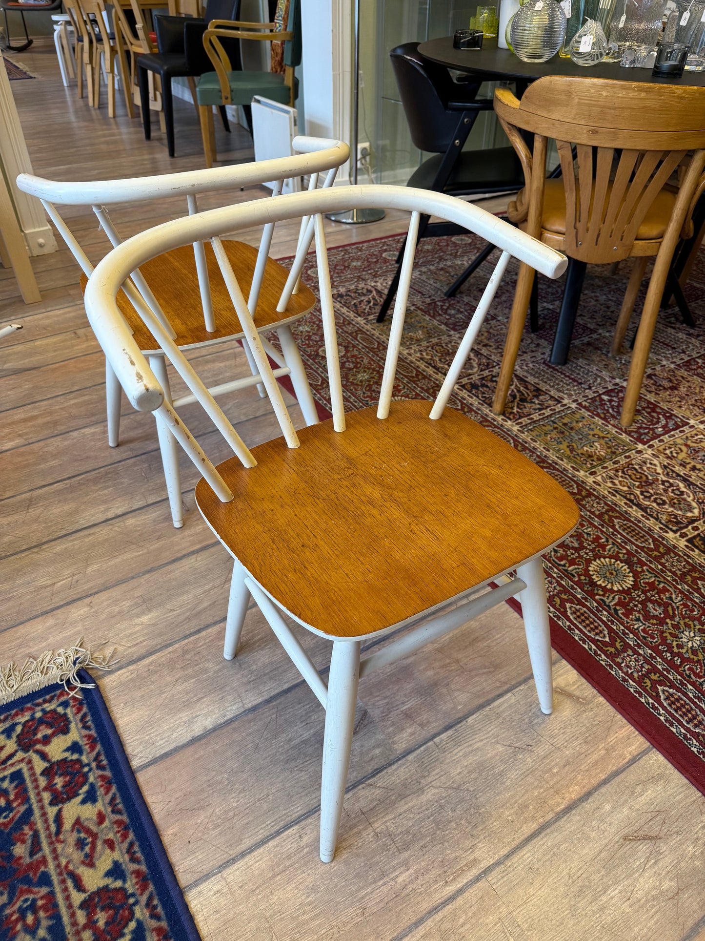 Pinnatuolit, 2kpl yht. 150€