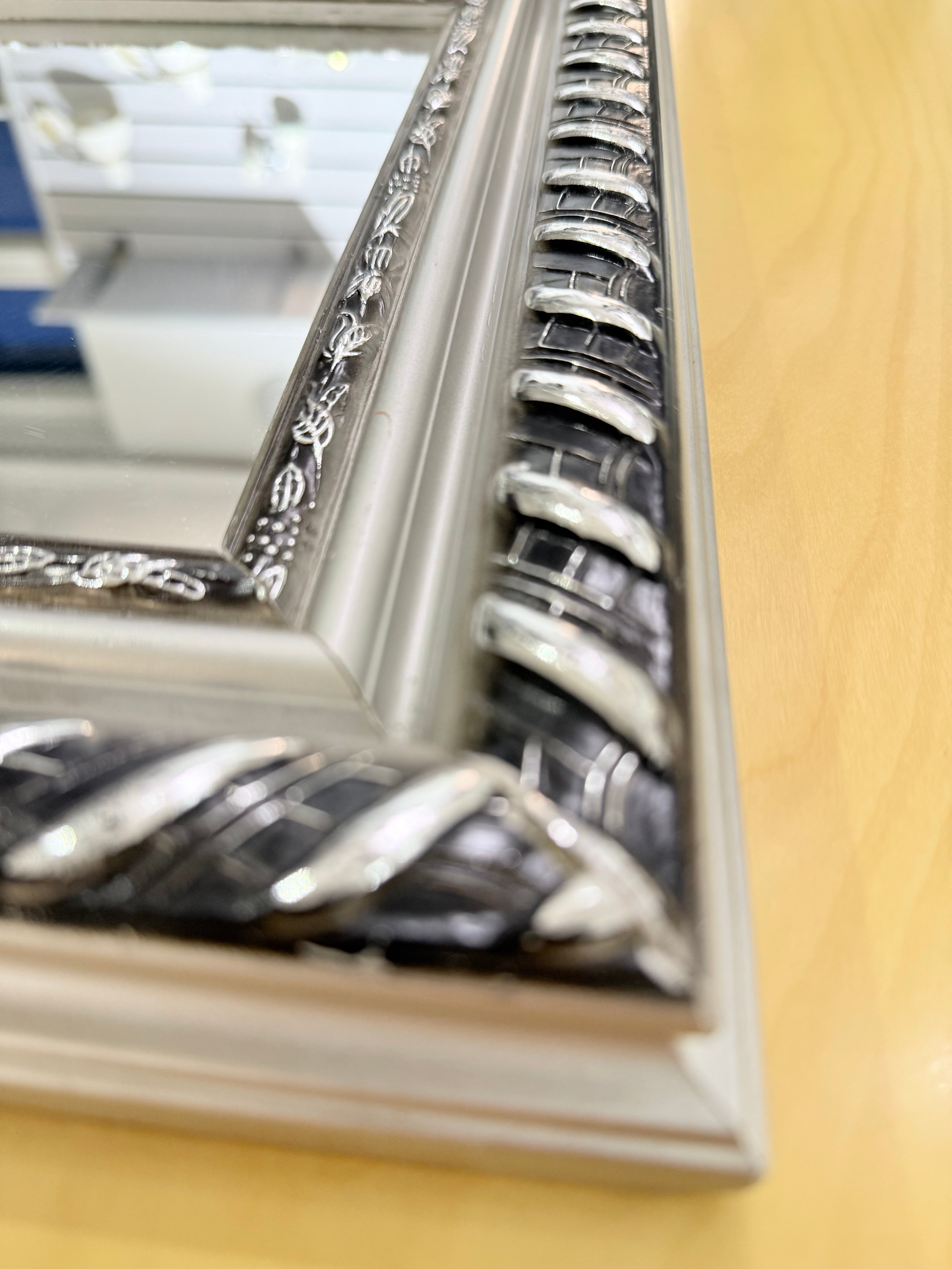 Decorative mirror