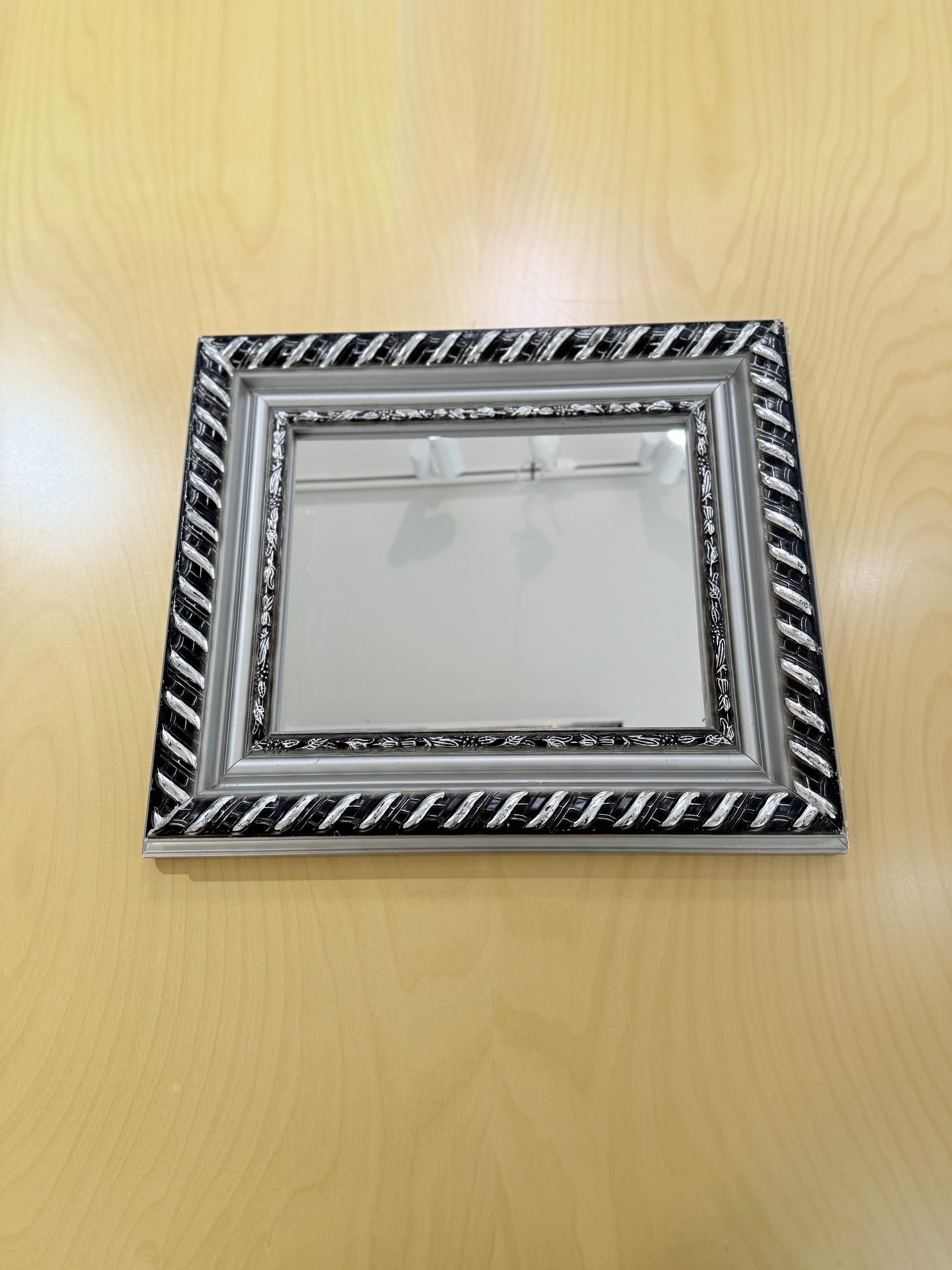 Decorative mirror