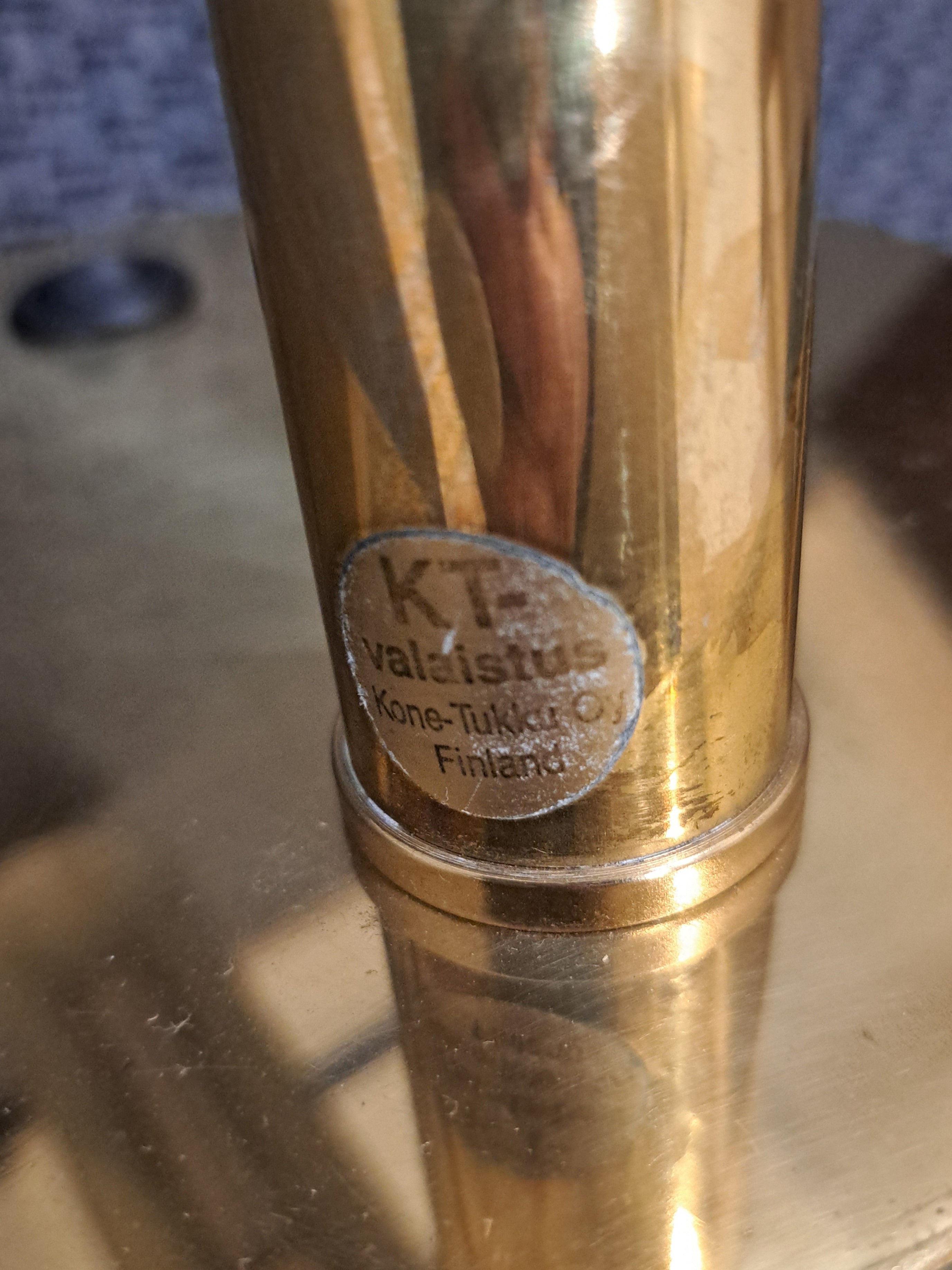 KT-Valaistus, pöytävalaisin, messinki