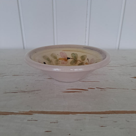 Kupittaan savi, "viilikulho", pastellisävy