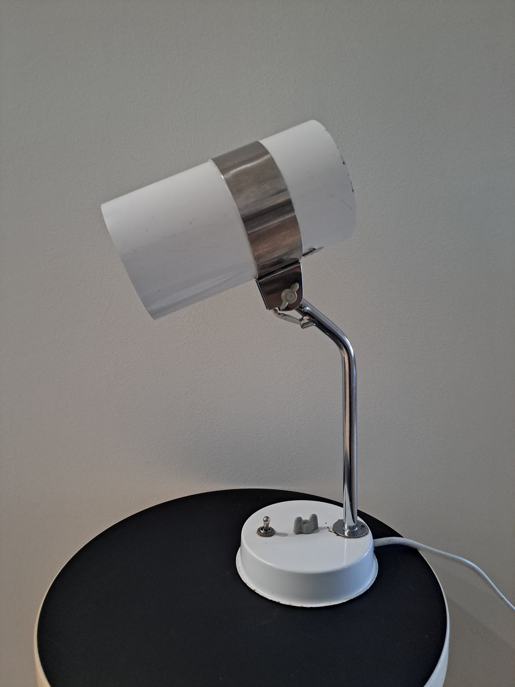 L & P Turku, pöytävalaisin, EVP60, valkoinen