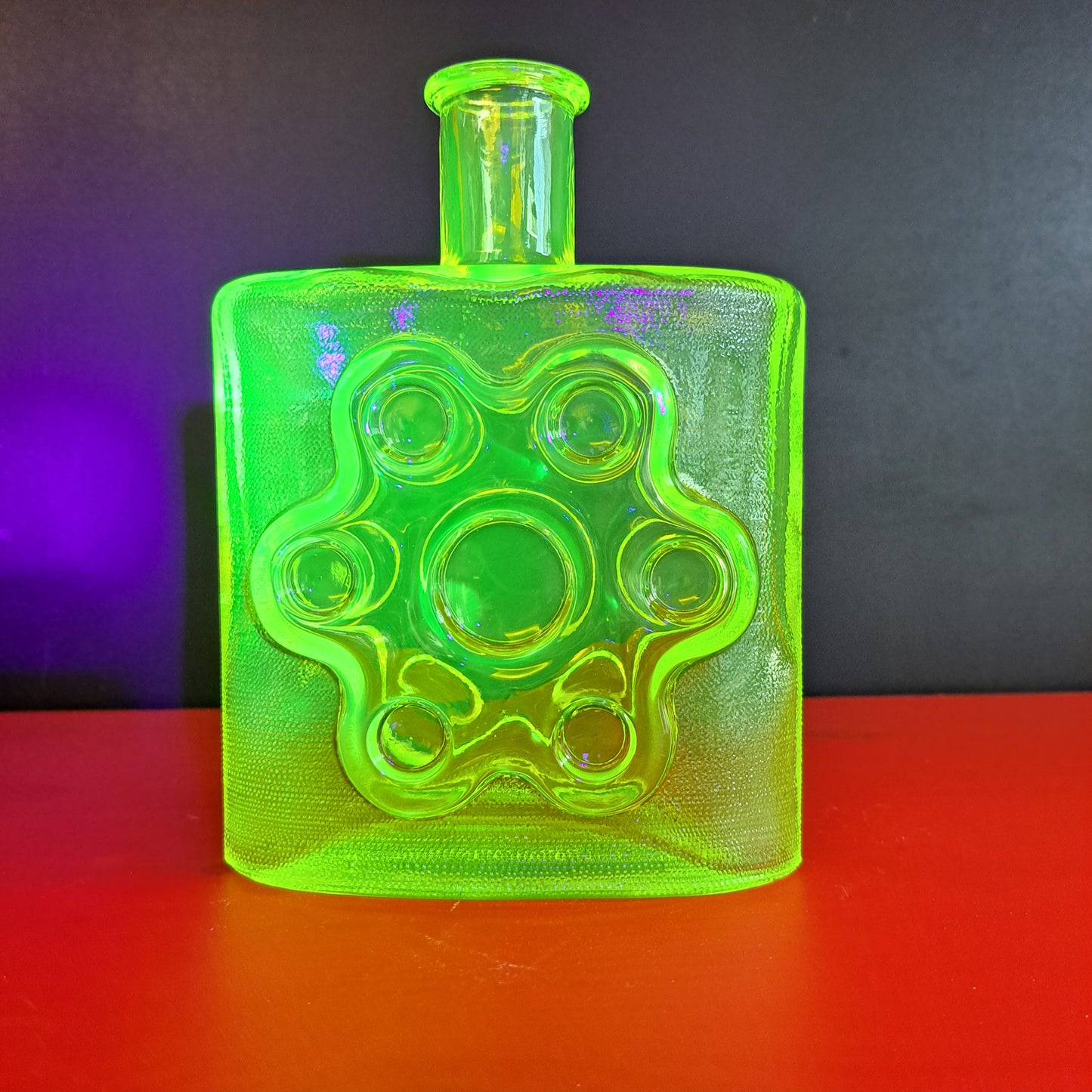 Riihimäen lasi,  Paukkurauta