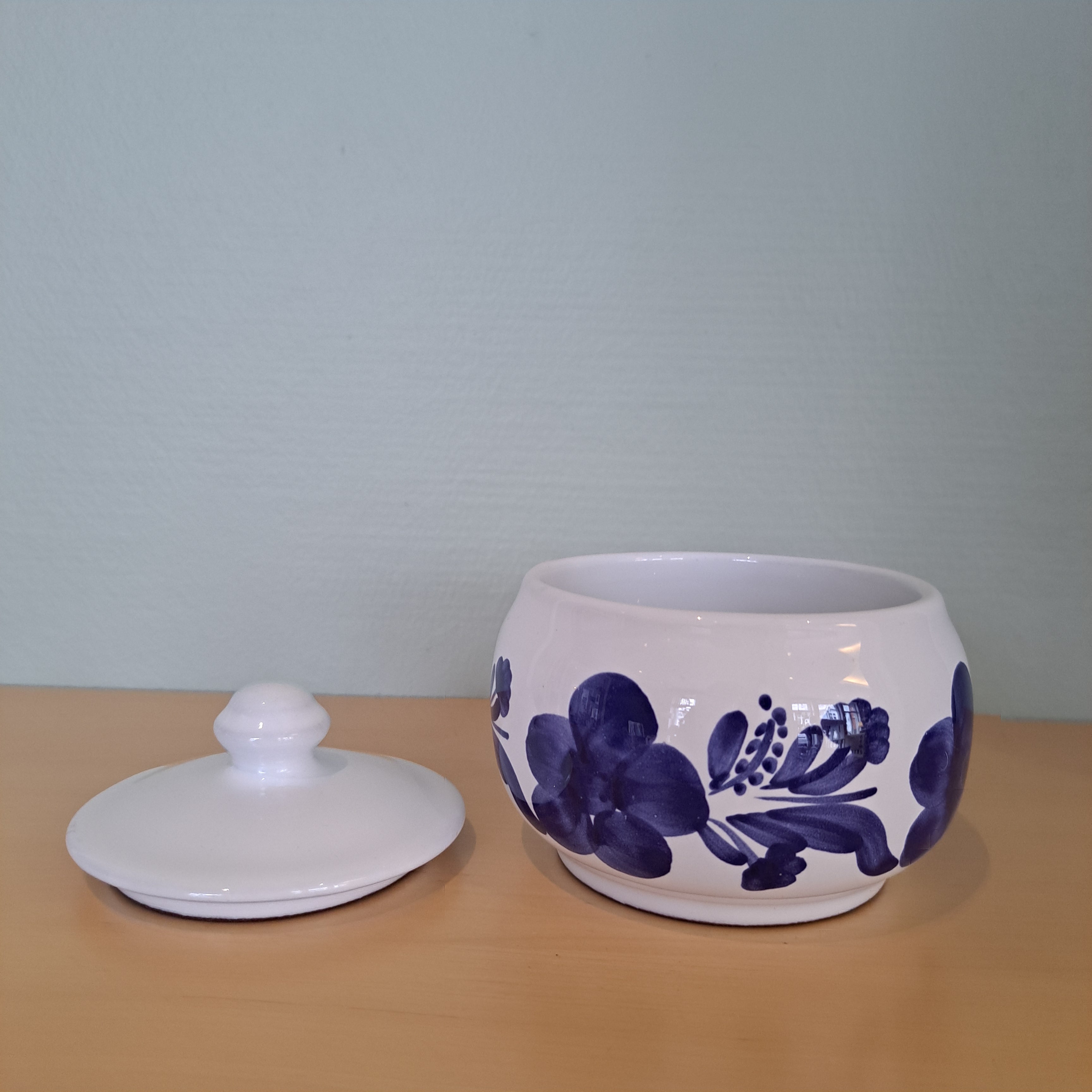 Flower-patterned jar with lid