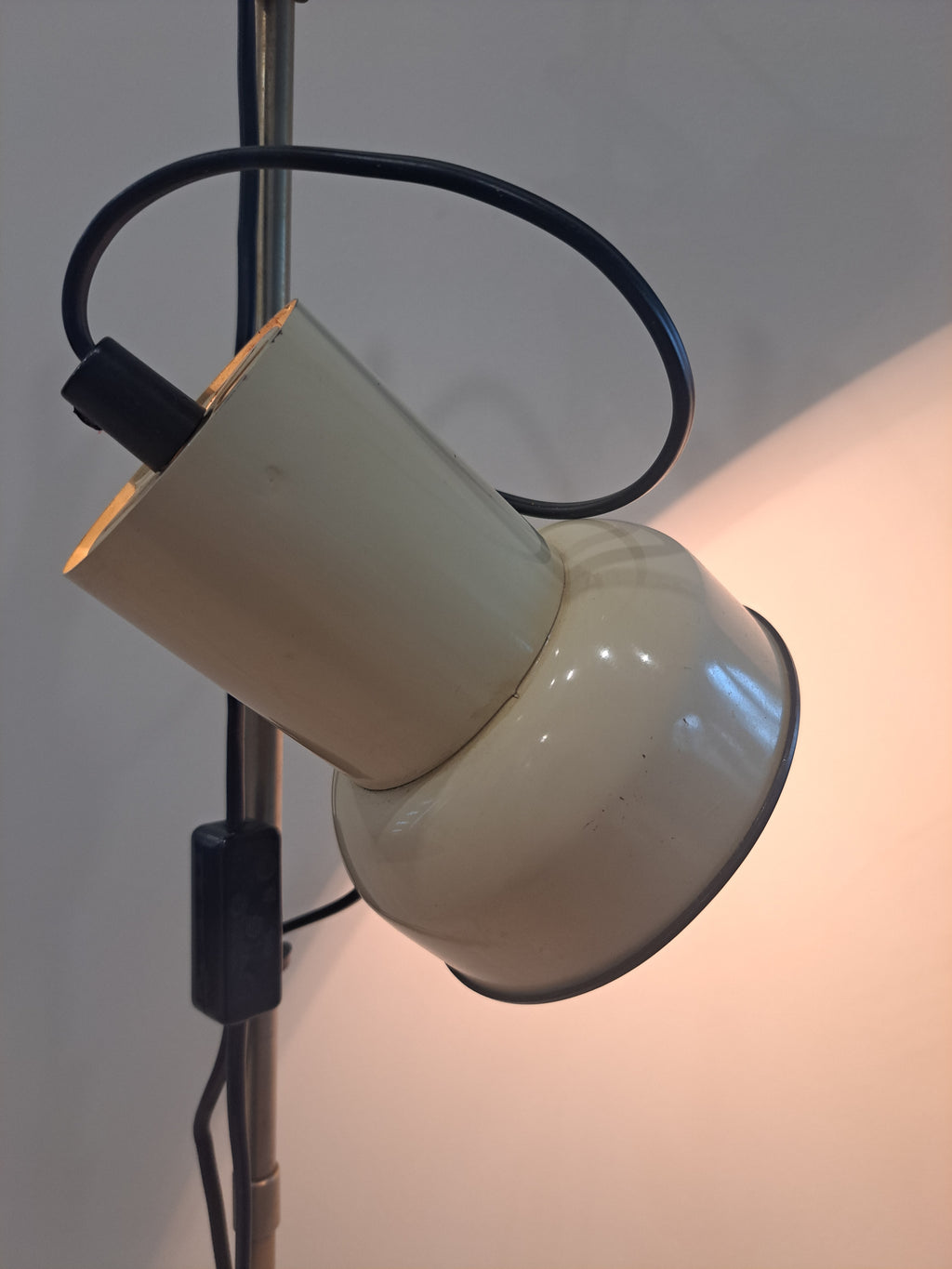 Lival Oy, vintage lattiavalaisin