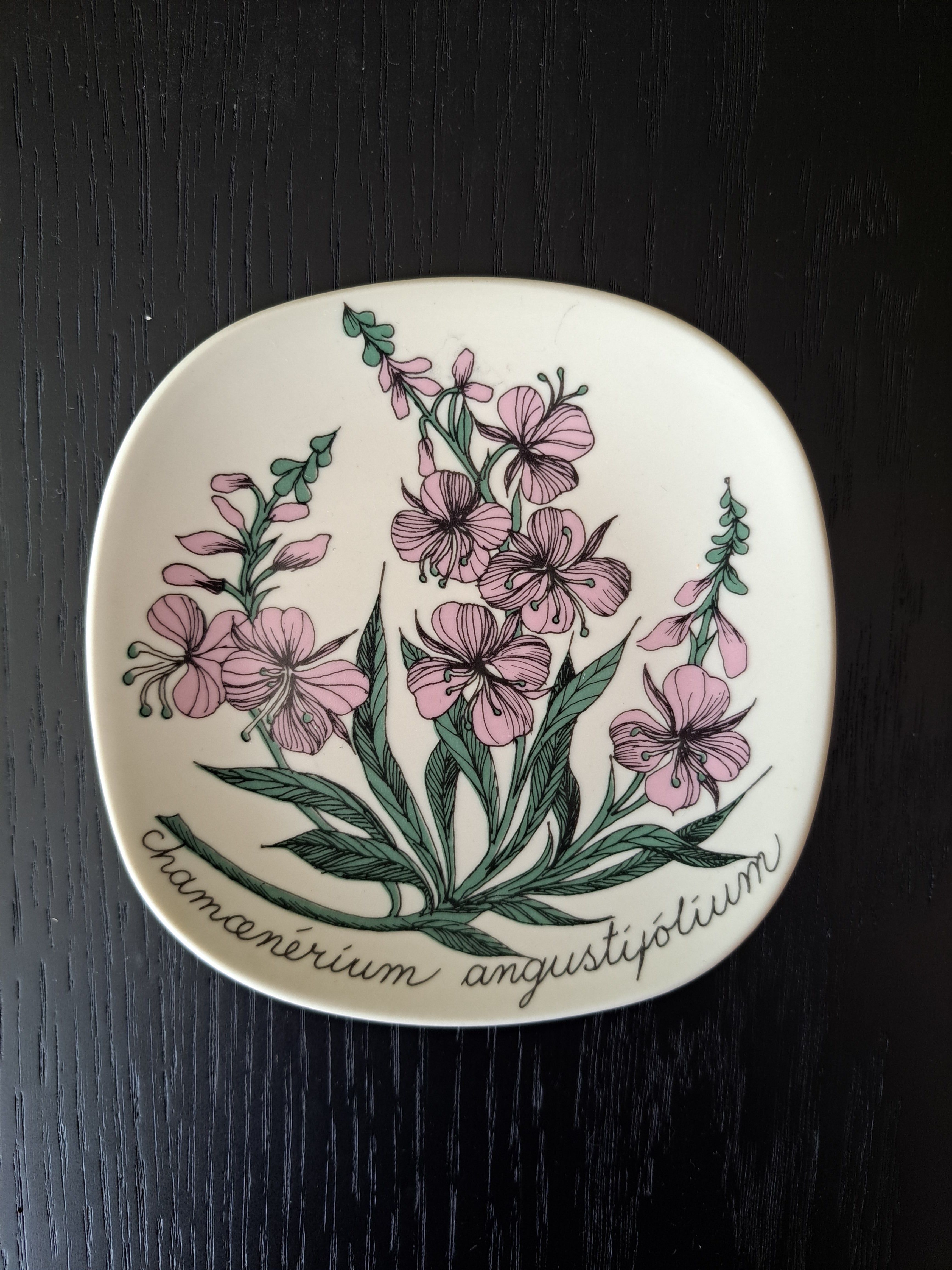 Arabia Botanica Maitohorsma seinälautanen – Esteri Tomula