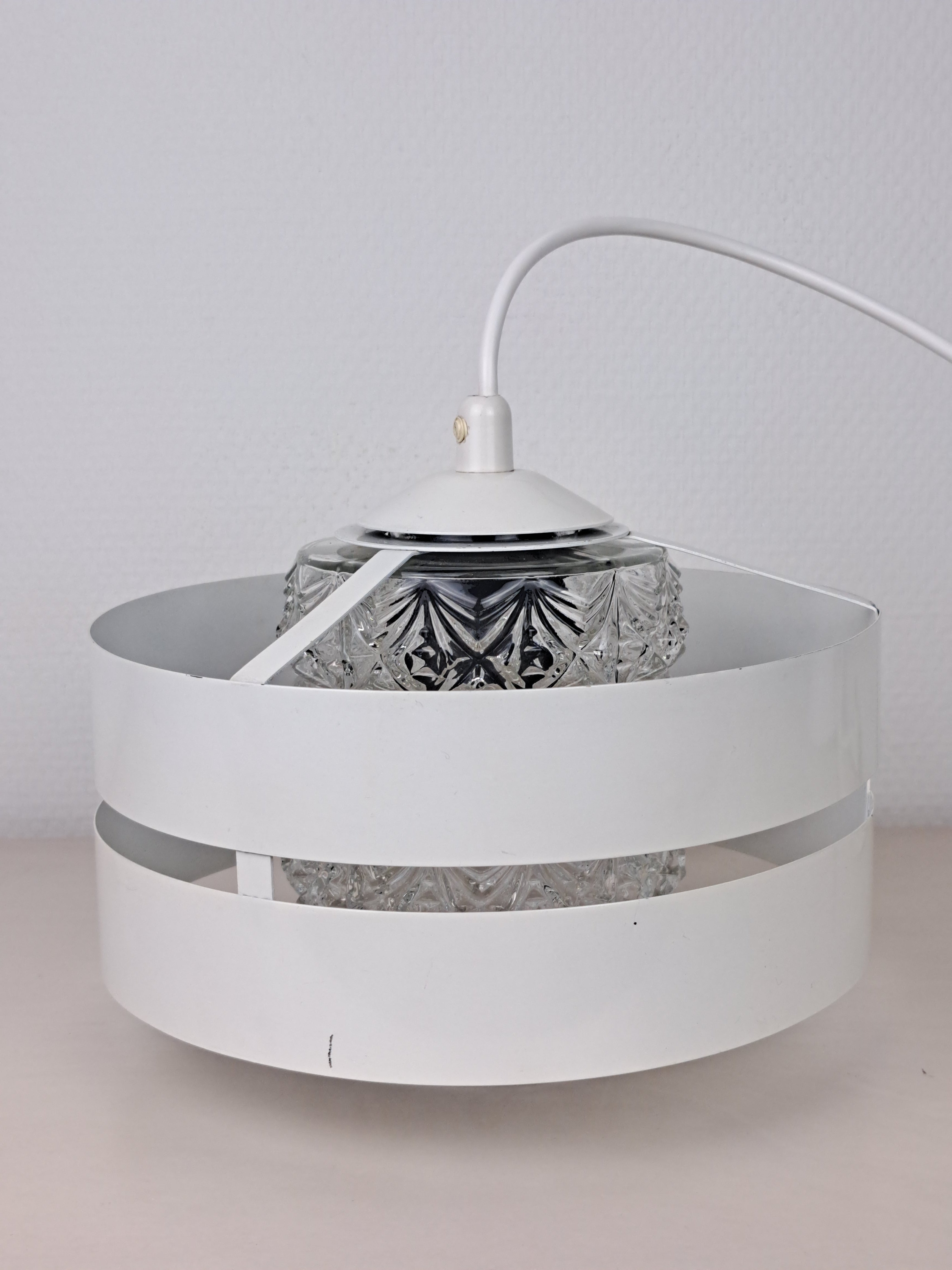 Aris, vintage, riippuvalaisin,valkoinen