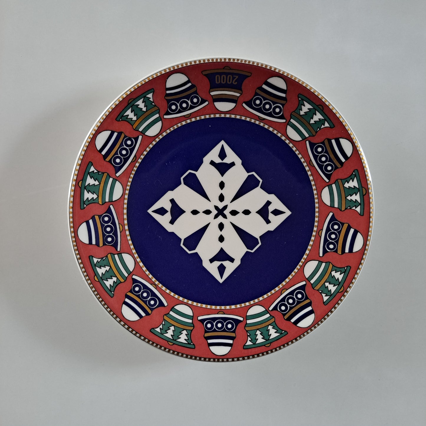 Arabia Christmas Plate, Snow Crystal, 2000
