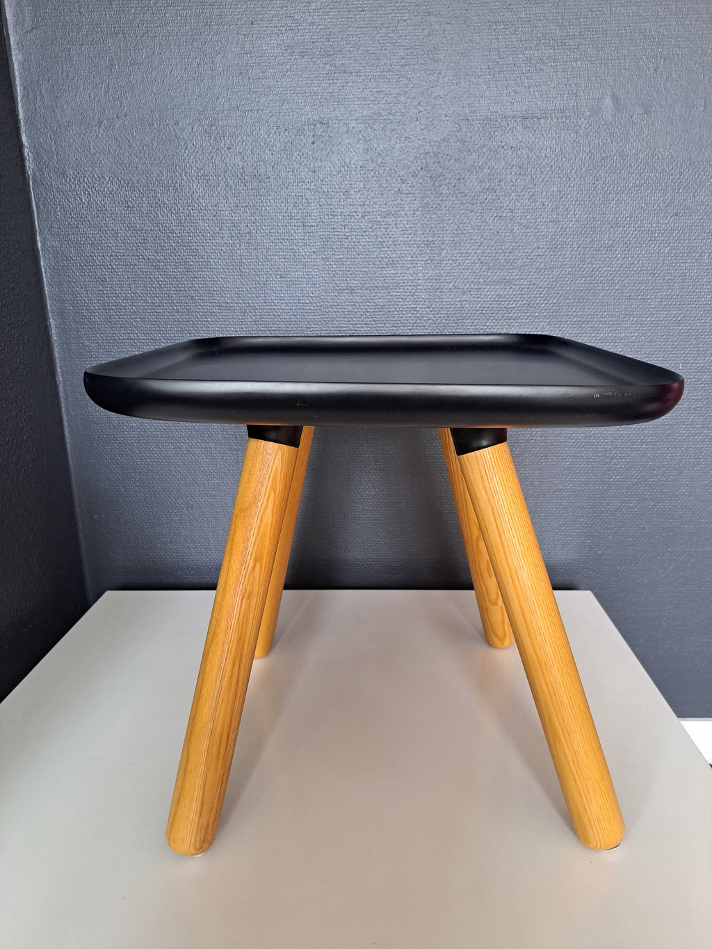 Normann Copenhagen Tablo sivupöytä