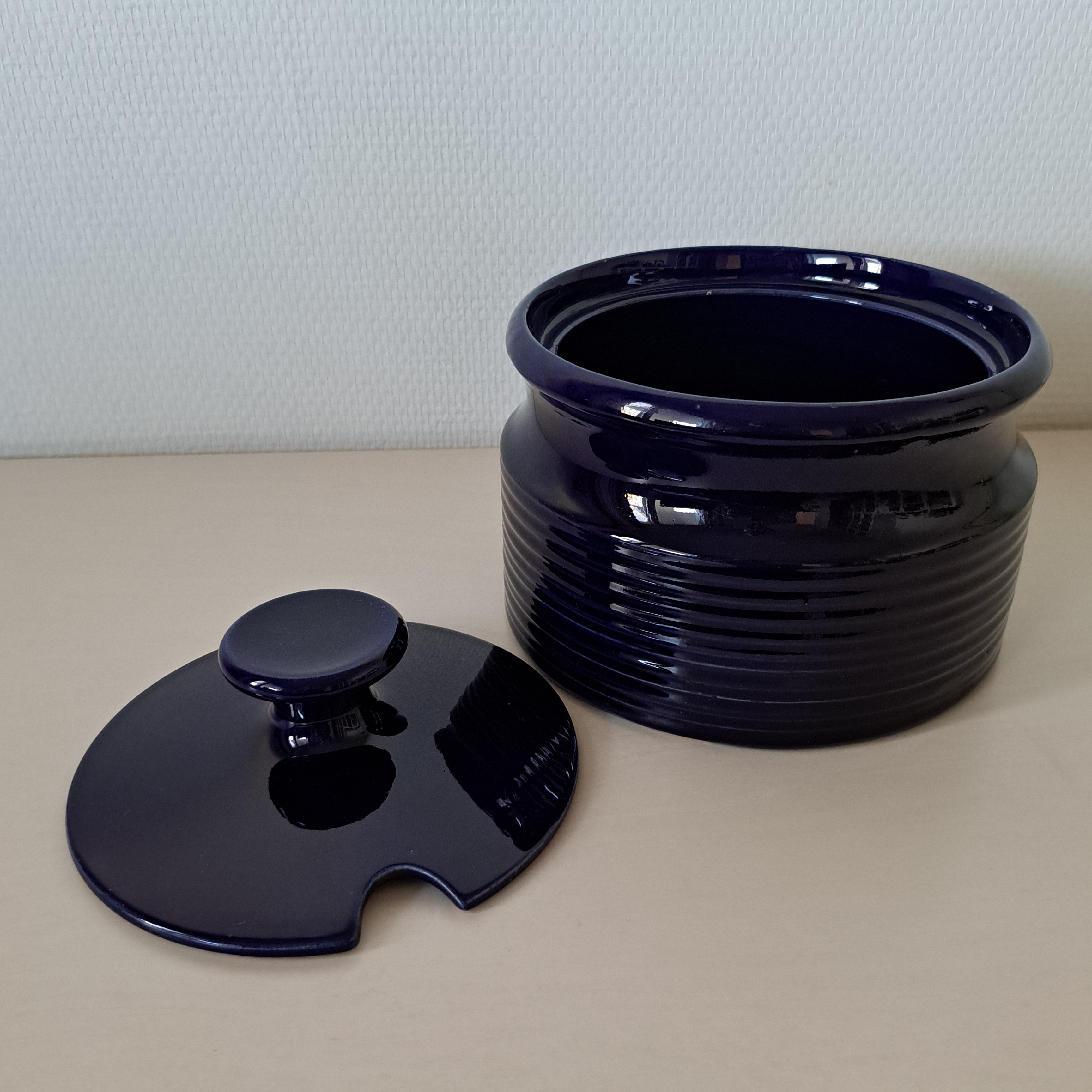 Kupittaan clay, large soup bowl, with lid