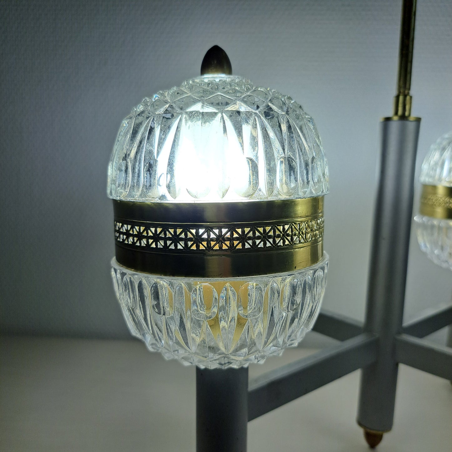 Aris, 4-haarainen kattokruunu