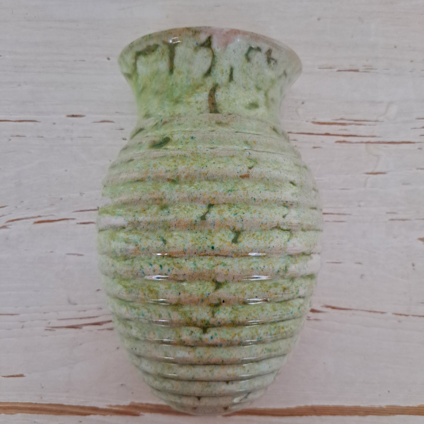 Kupittaan savi, seinämaljakko, vihreä