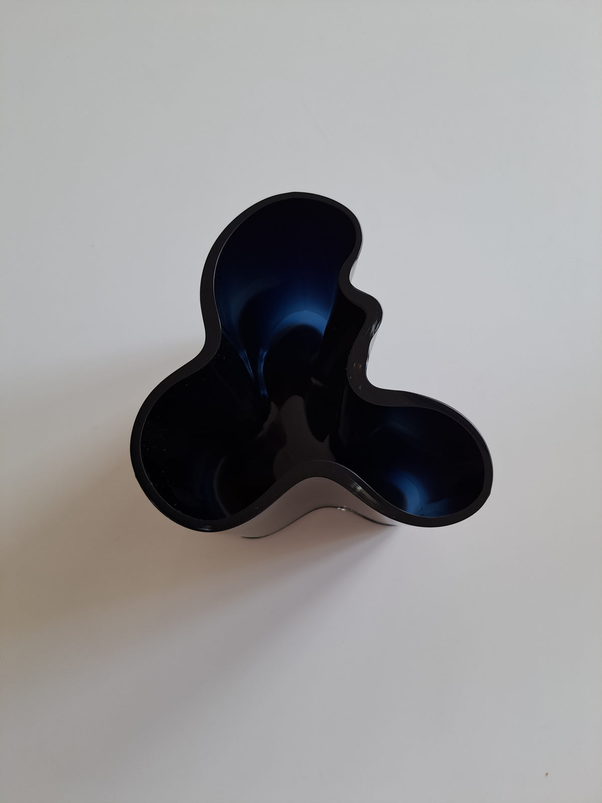 Iittala Aalto -lasimaljakko, tumma koboltinsininen