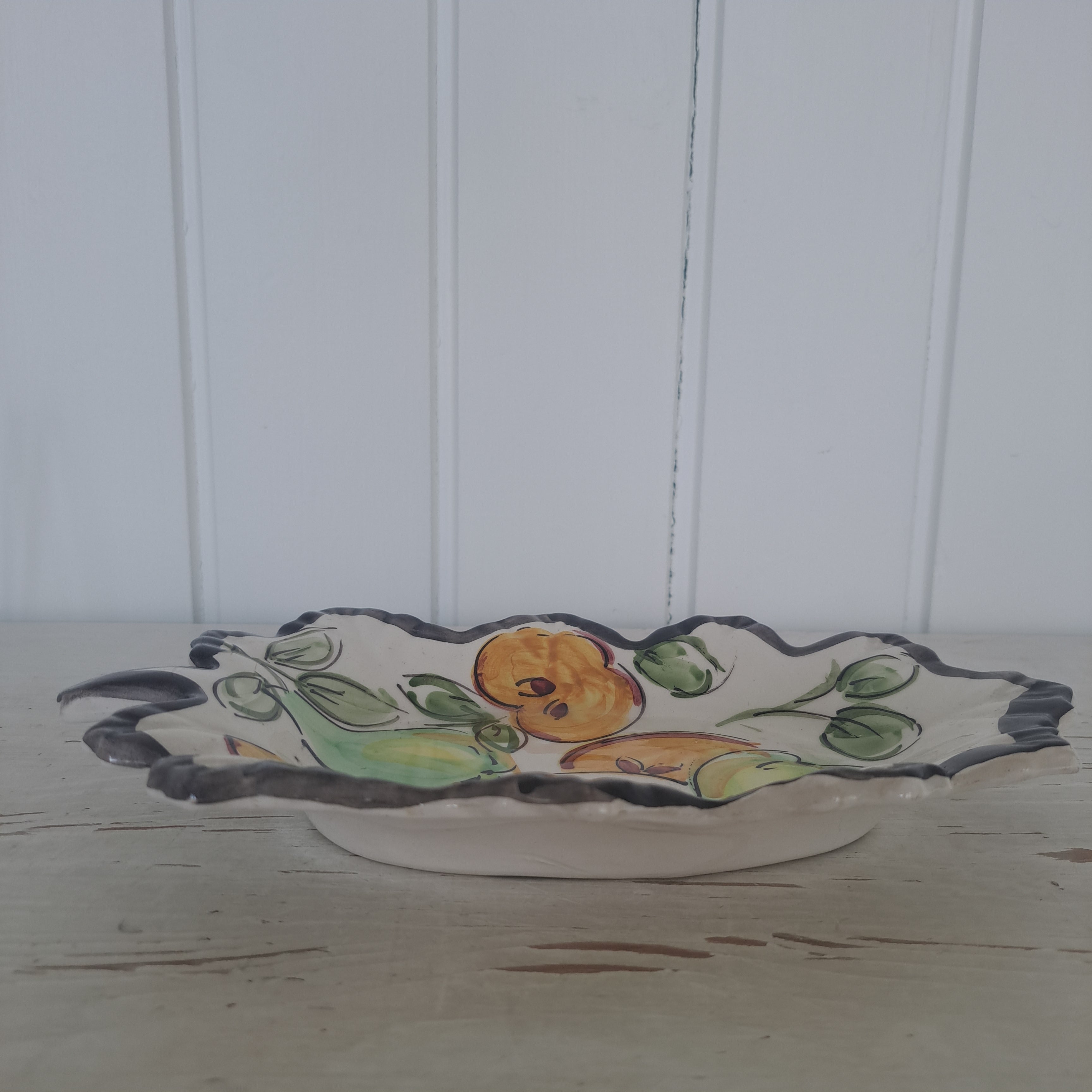 Porcelain serving dish