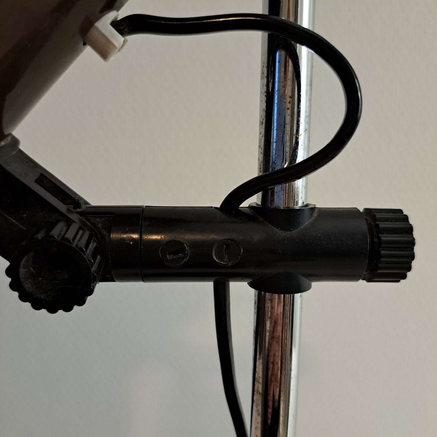 Aris, pöytävalaisin