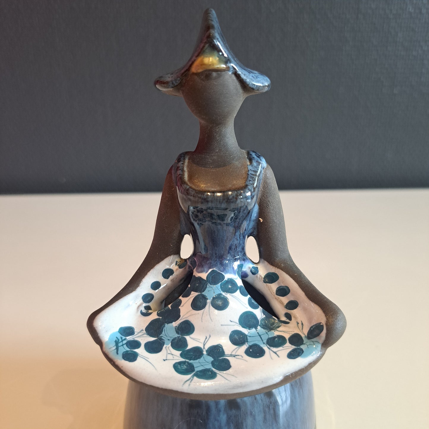 Jie Gantofta, "Kukkas-tyttö"- figuuri