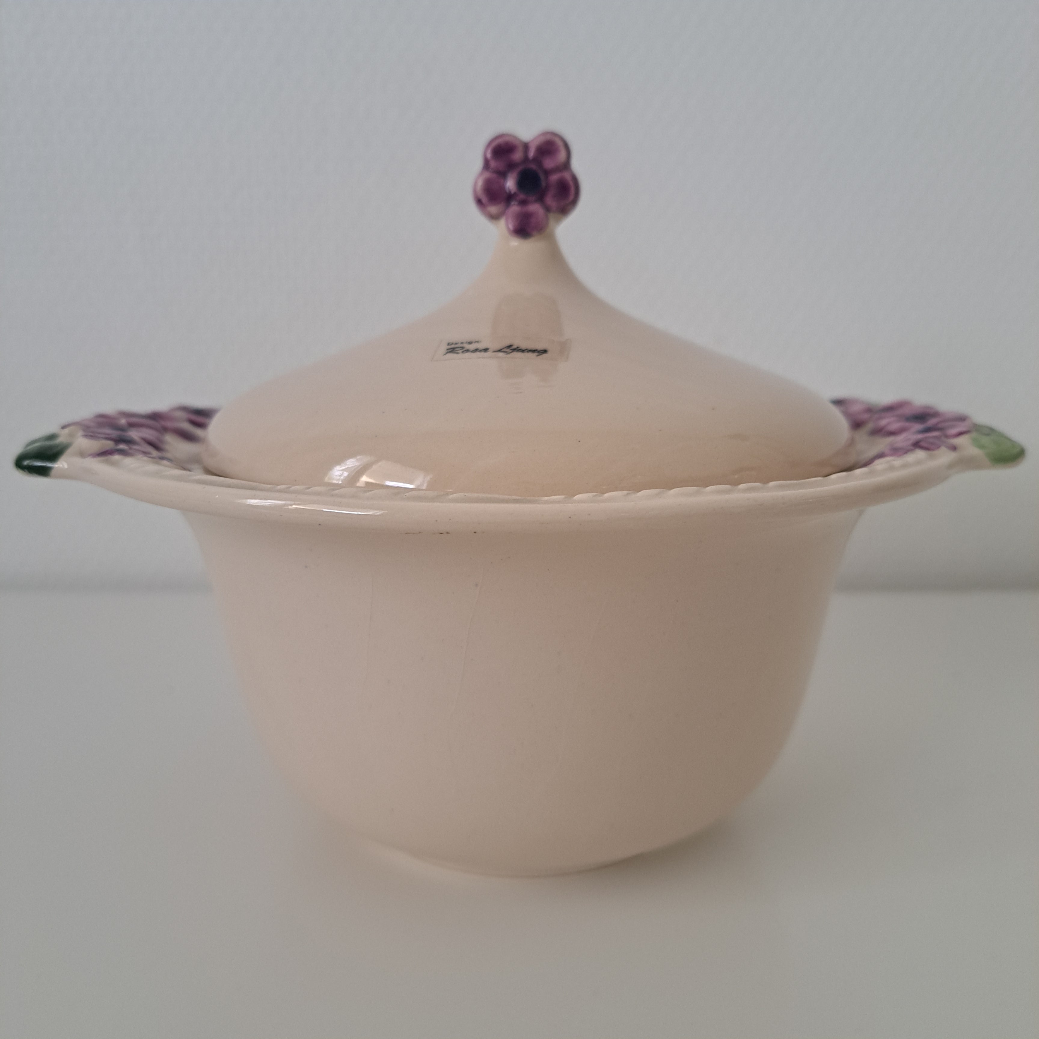 Rosa Ljung, kannellinen kulho