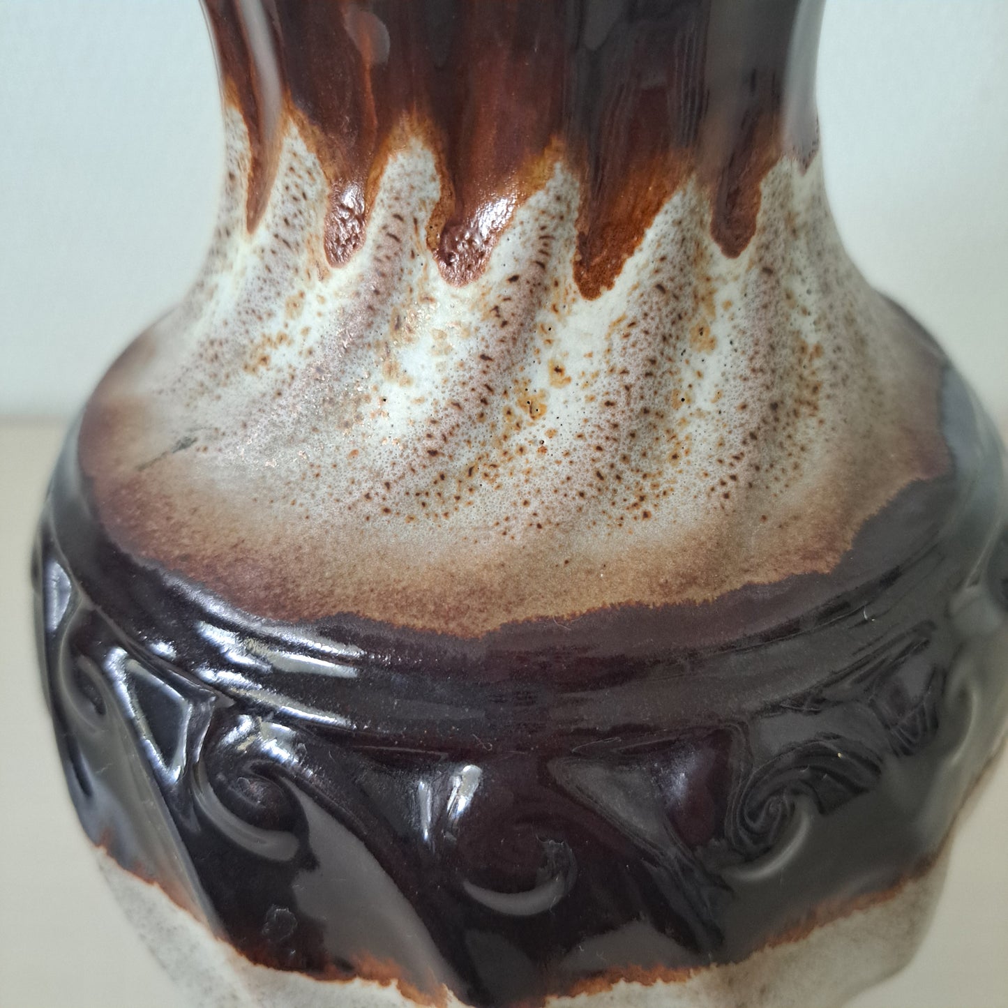 Carstens Thönnieshof, ruskea ruukku