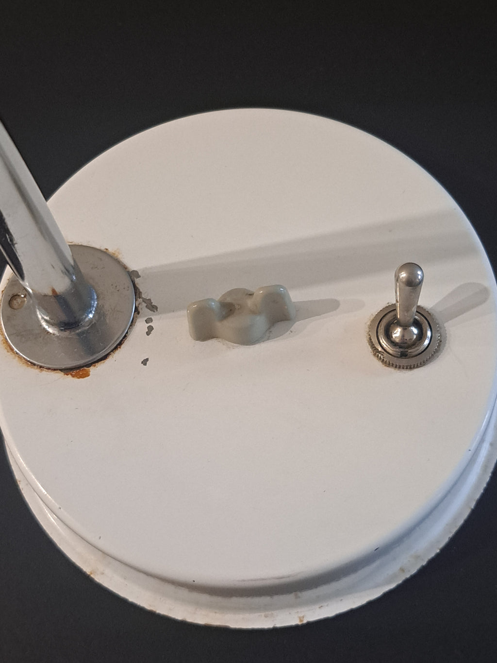 L & P Turku, pöytävalaisin, EVP60, valkoinen