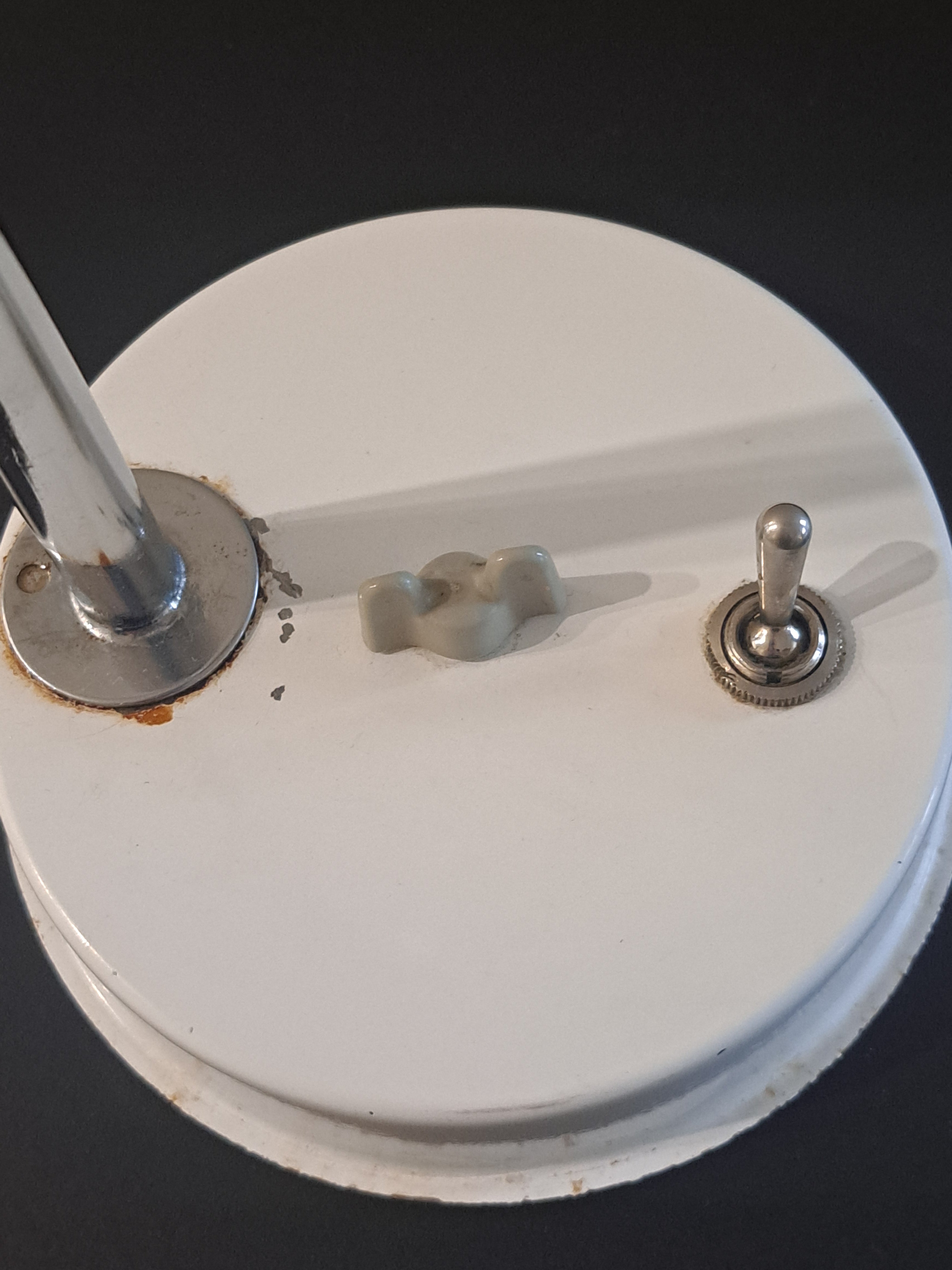 L & P Turku, pöytävalaisin, EVP60, valkoinen