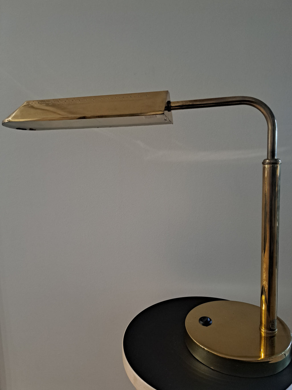 KT-Valaistus, pöytävalaisin, messinki