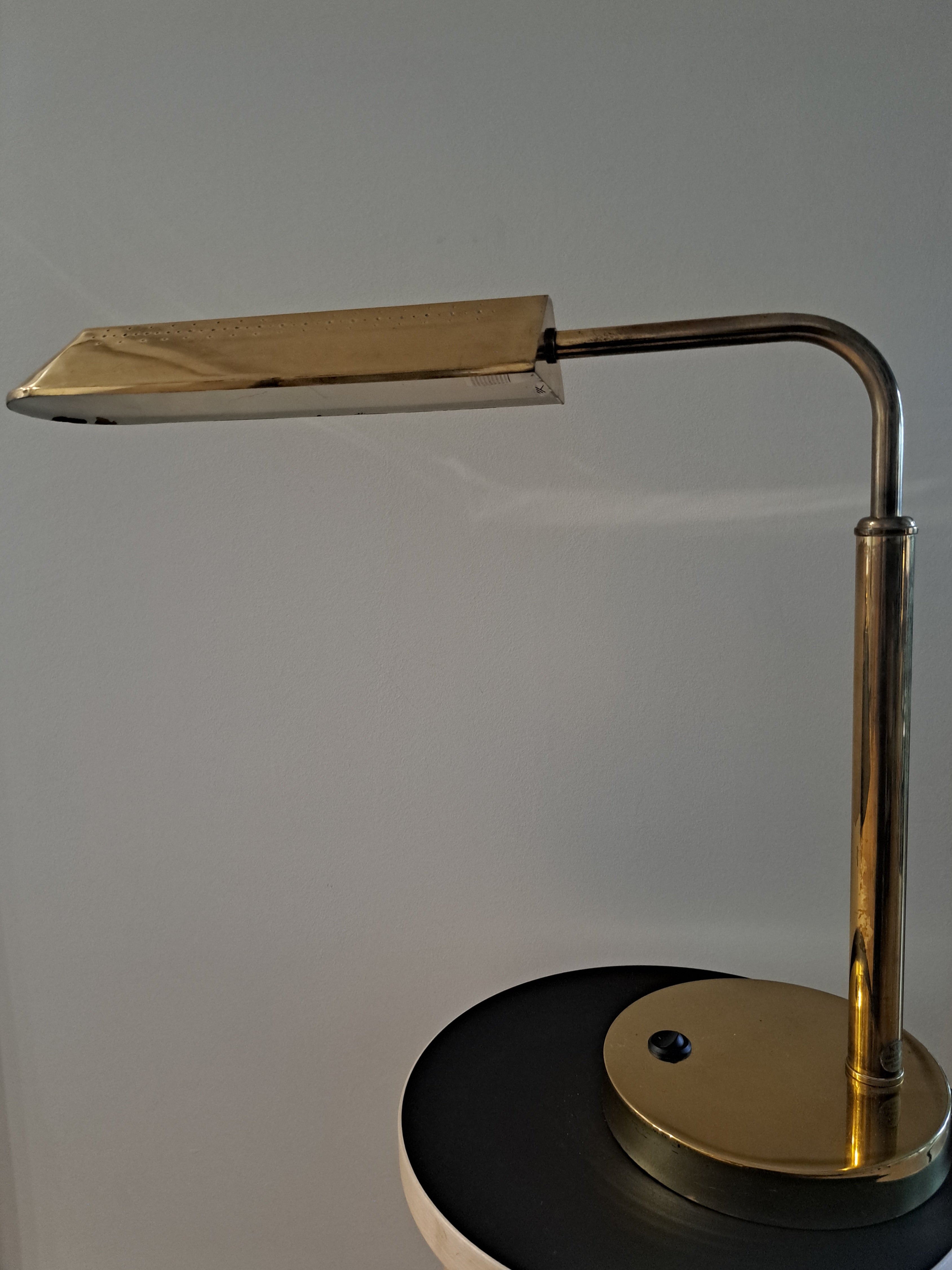 KT-Valaistus, pöytävalaisin, messinki