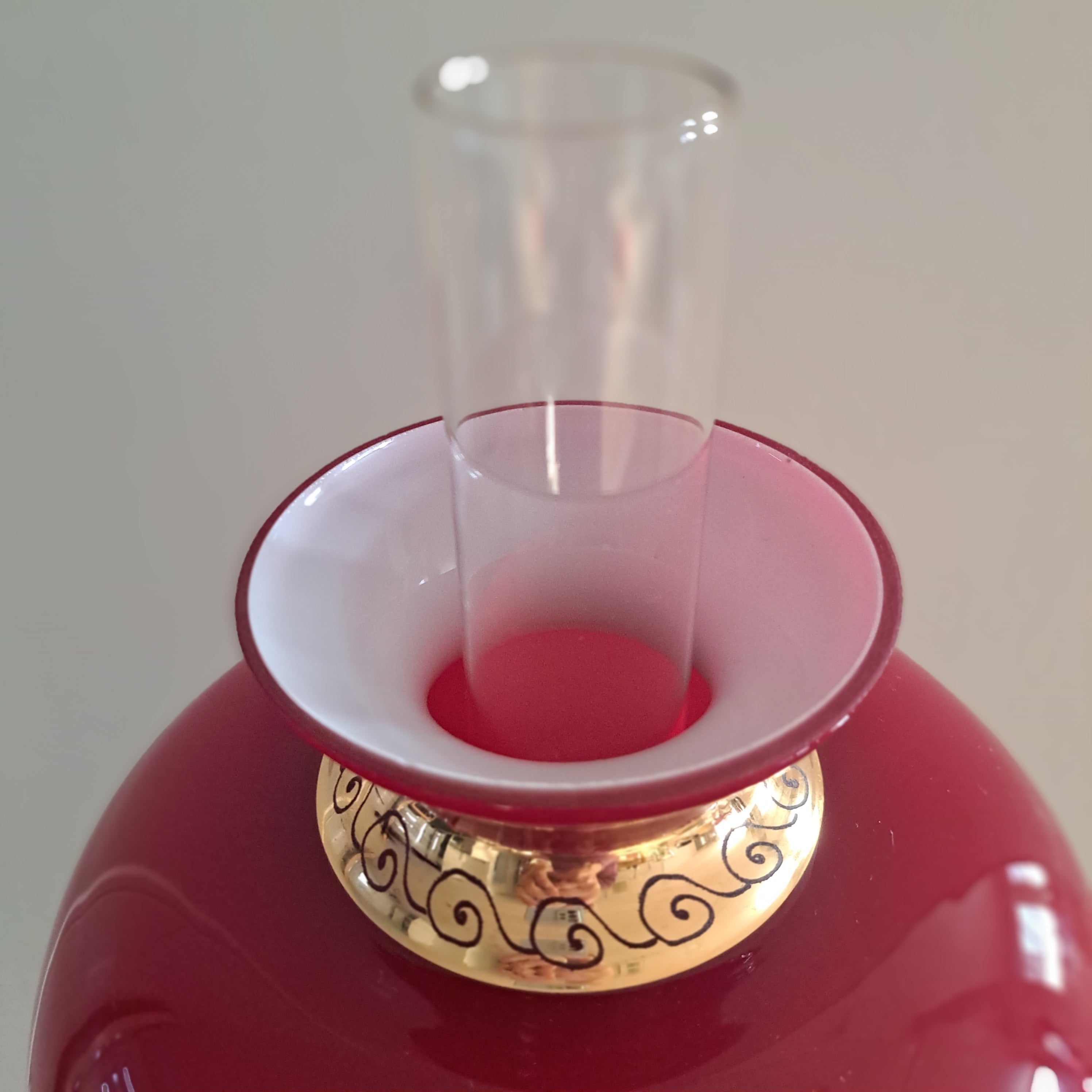 Öljylamppu, pöytävalaisin, sähköistetty