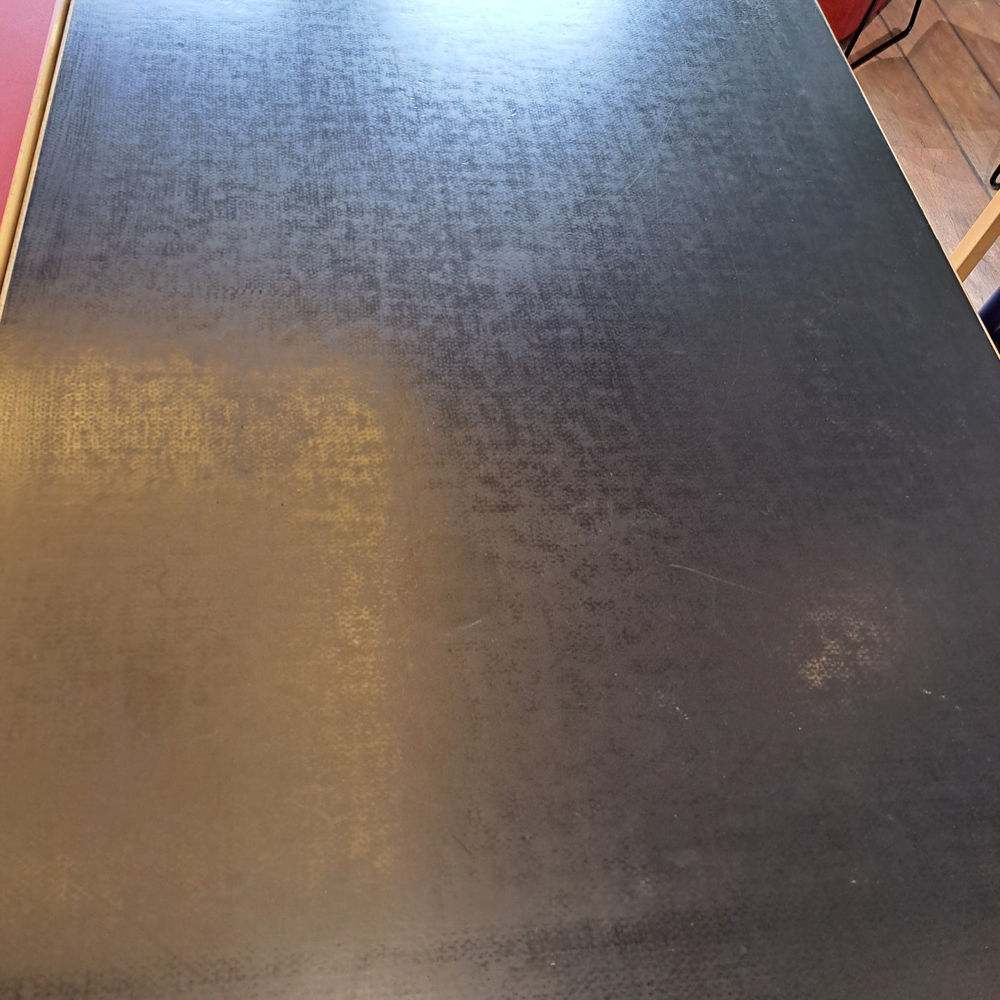 Artek, Aalto pöytä 81B, musta linoleum