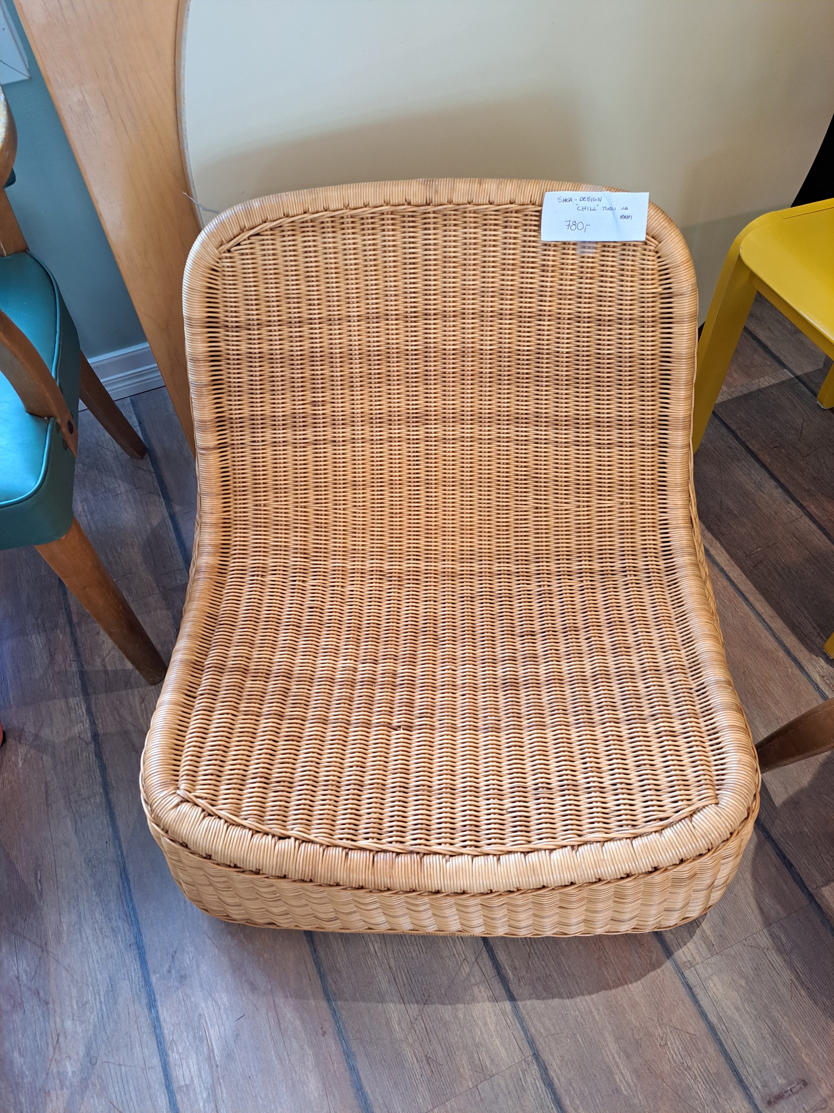 Sika-Design Chill -rottinkituoli ja rahi, Nanna Ditzel