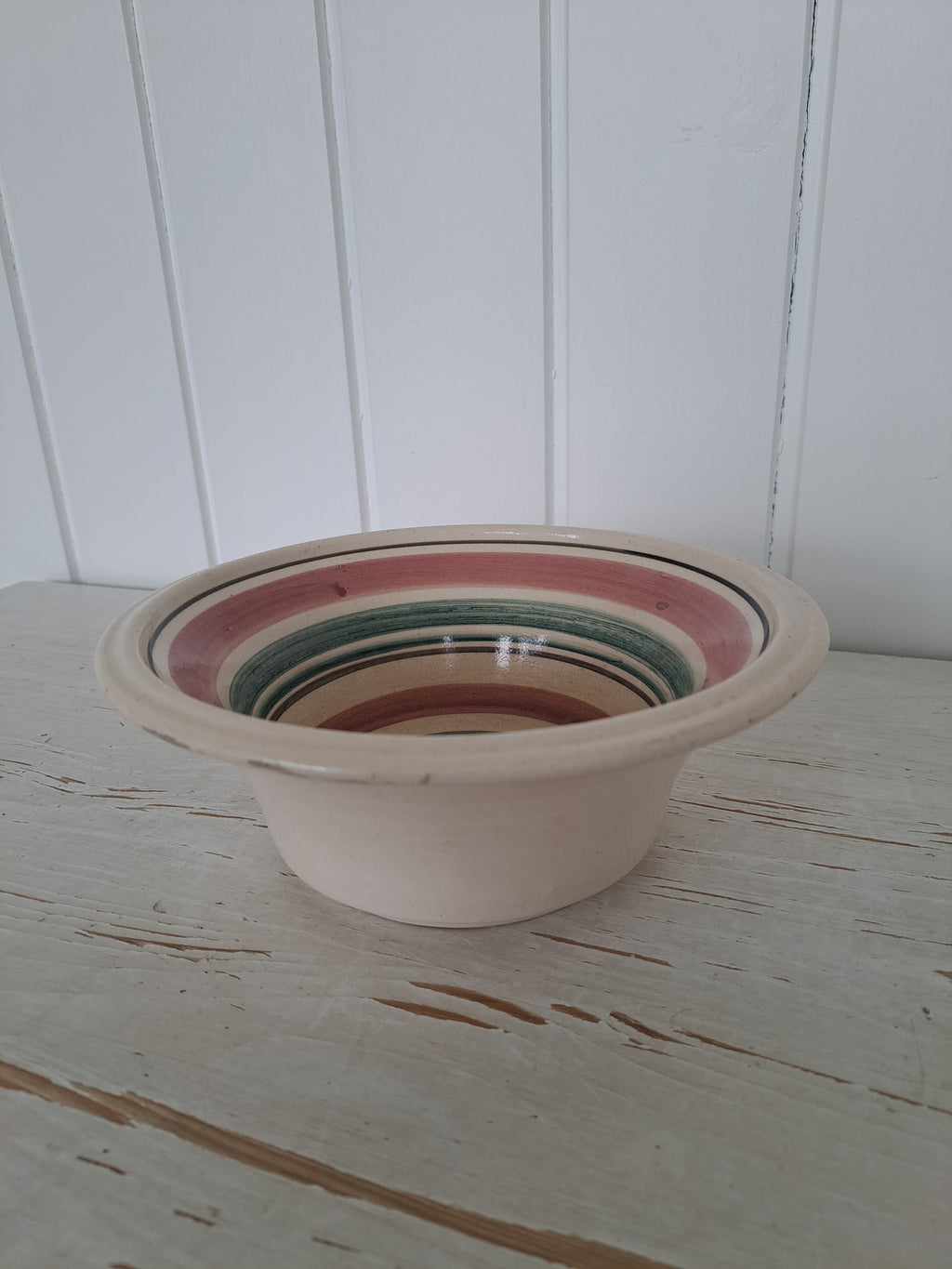 Kupittaan savi, kulho, raidallinen