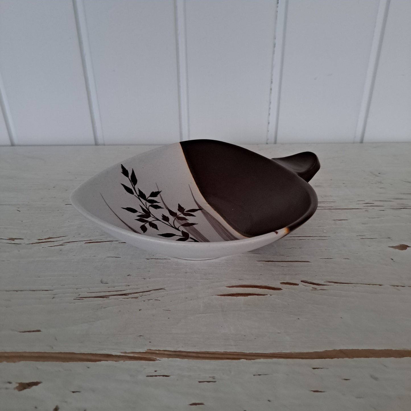 Kupittaan savi, "sydän" kulho, valko-ruskea