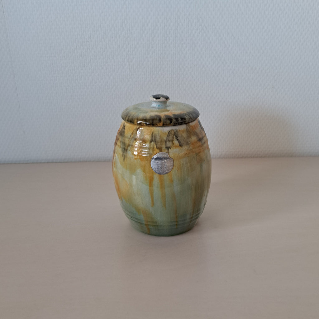 Kupittaan clay, barrel jar, with lid